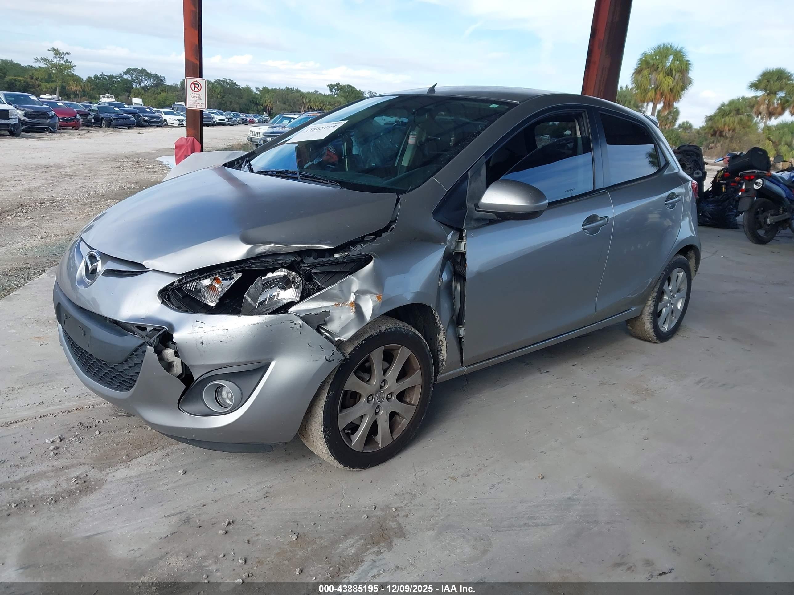 MAZDA MAZDA2 image 2