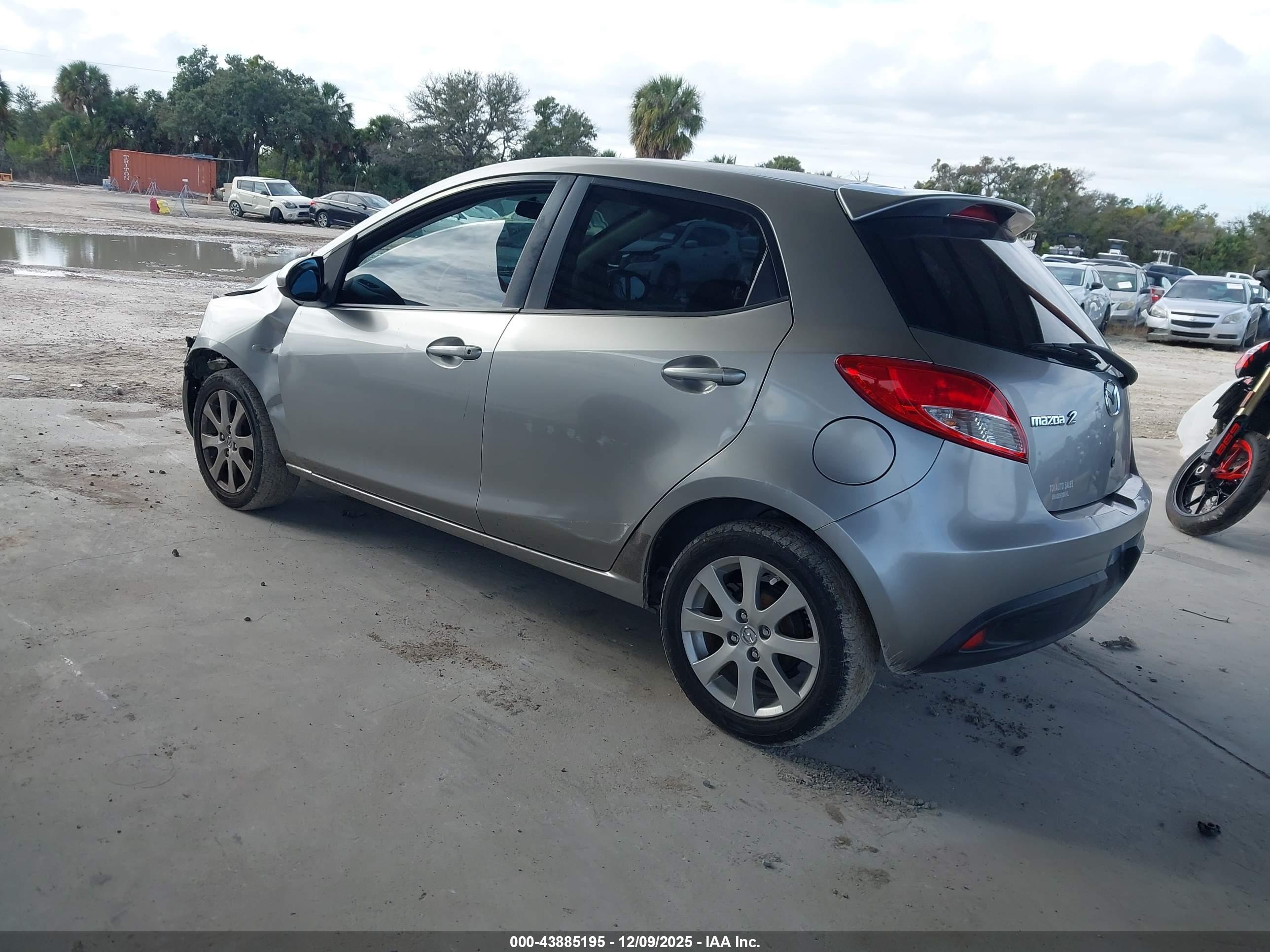 MAZDA MAZDA2 image 3