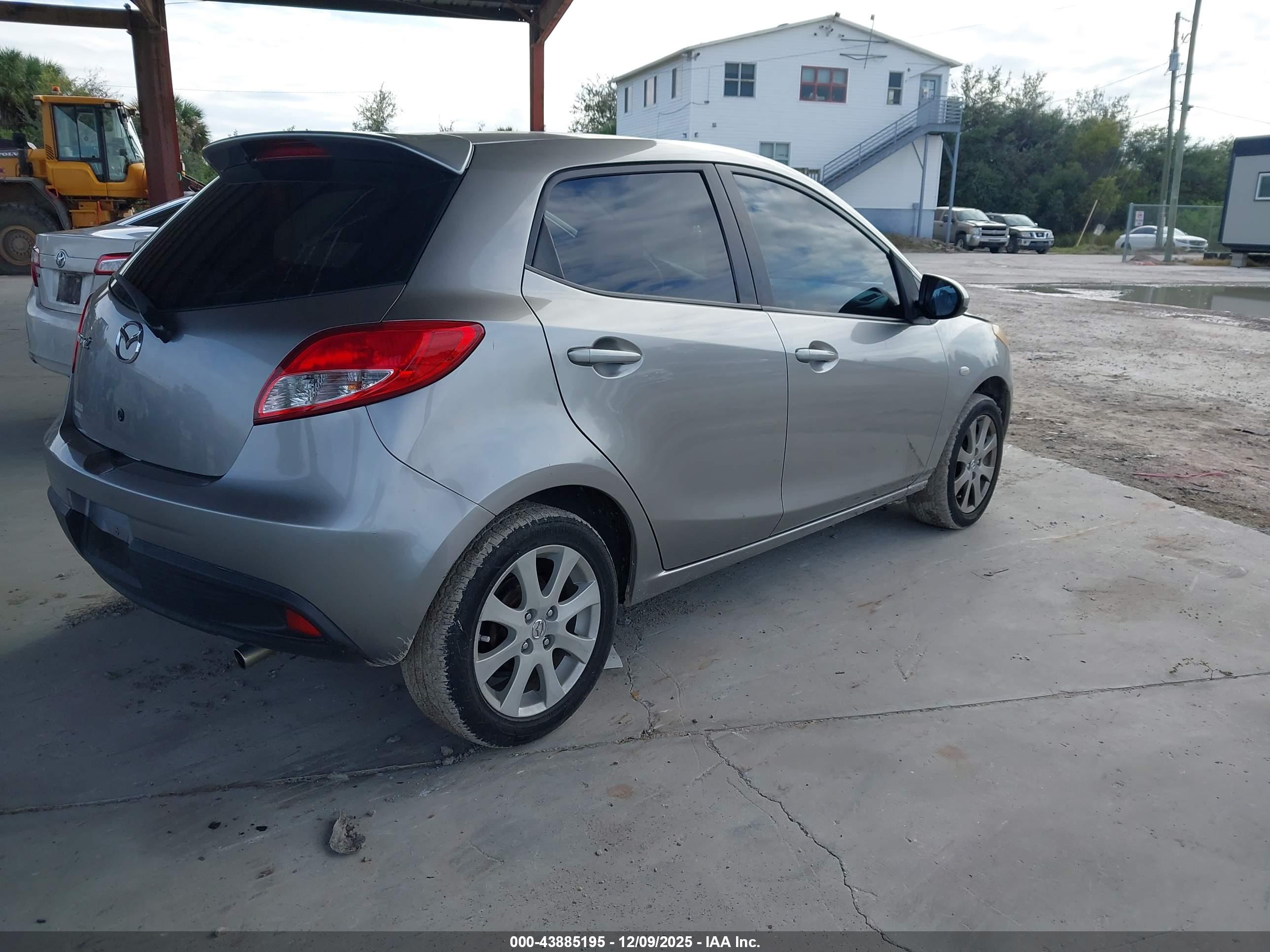 MAZDA MAZDA2 image 4