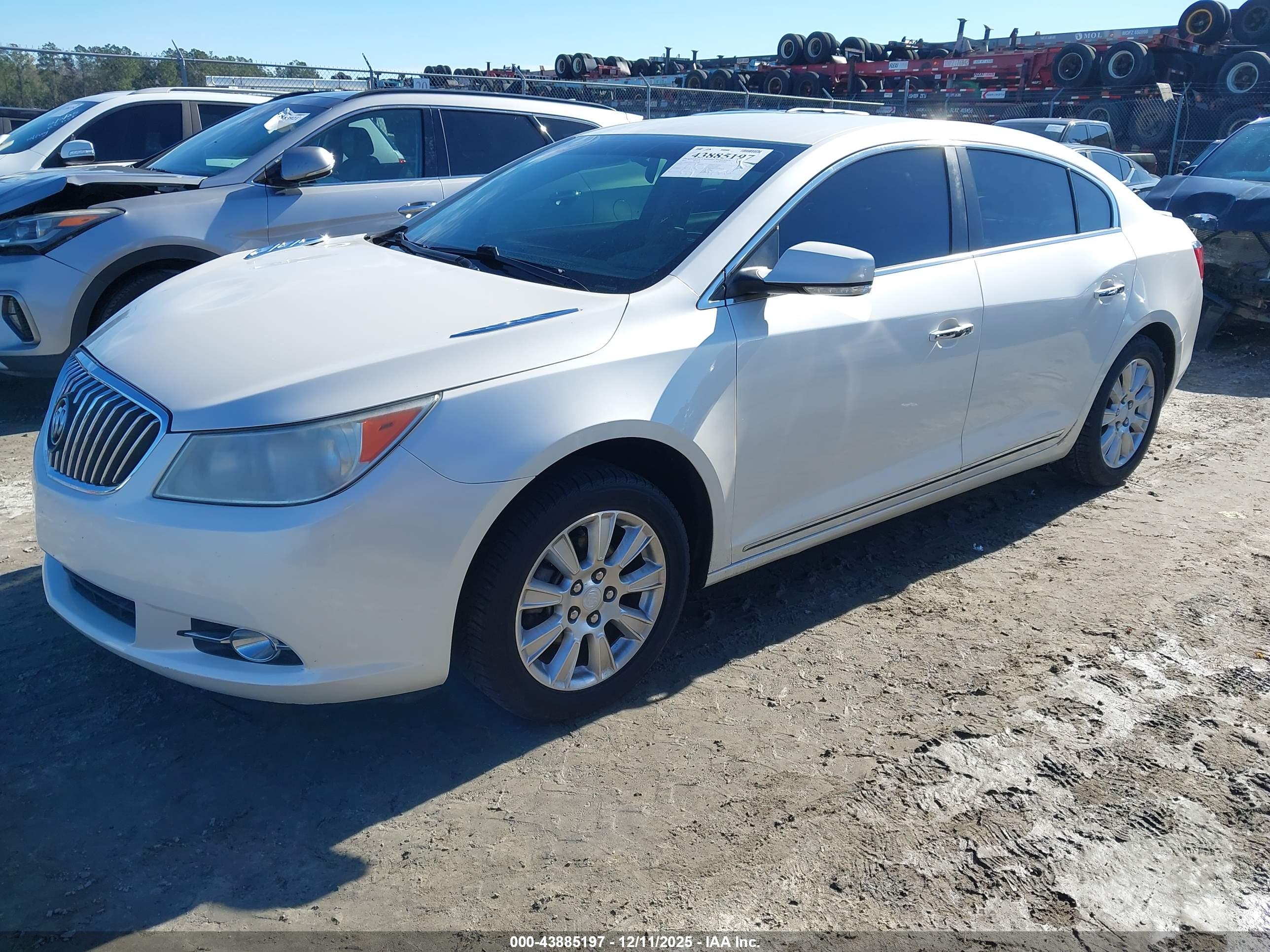 BUICK LACROSSE image 2
