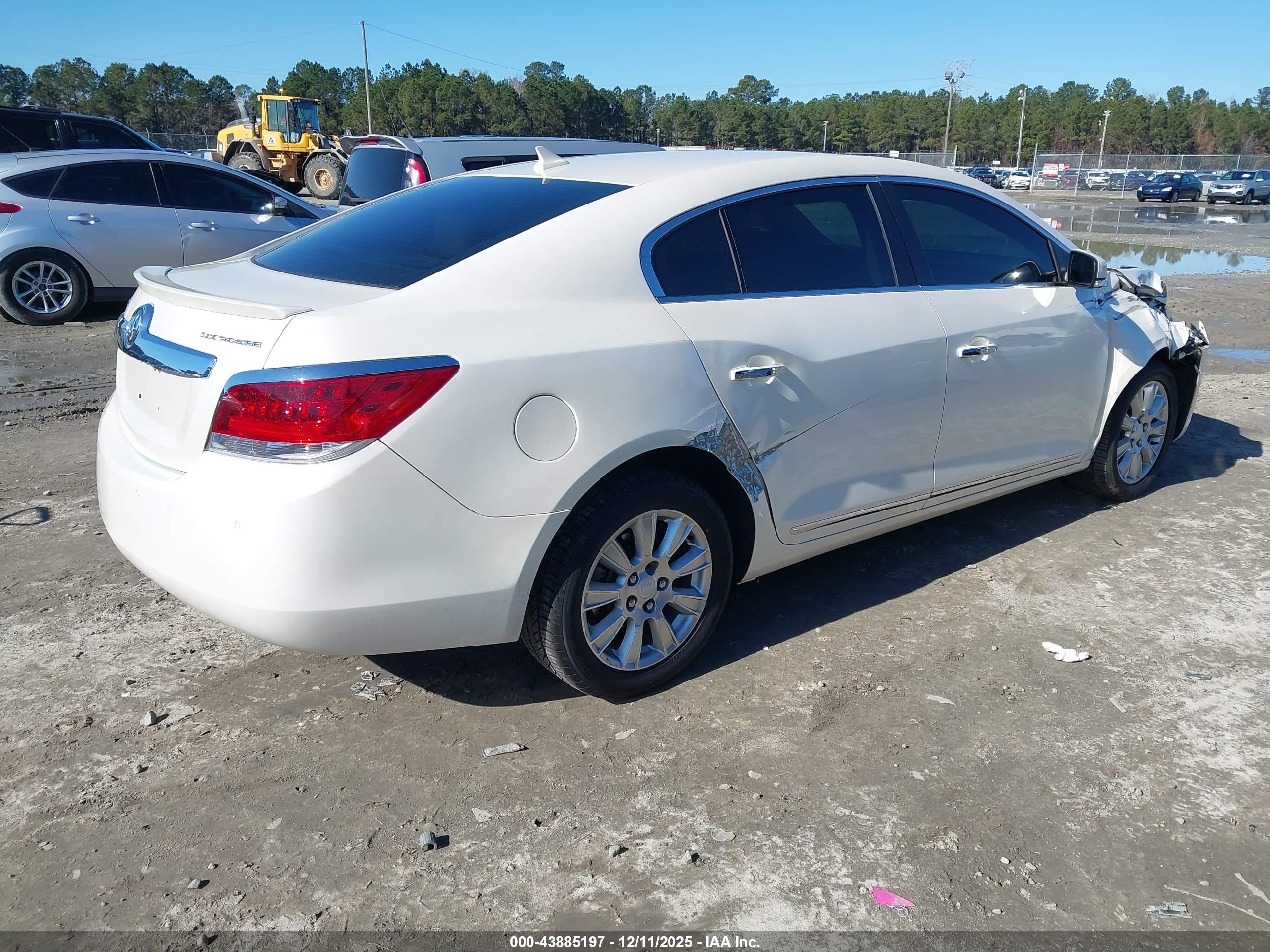 BUICK LACROSSE image 4