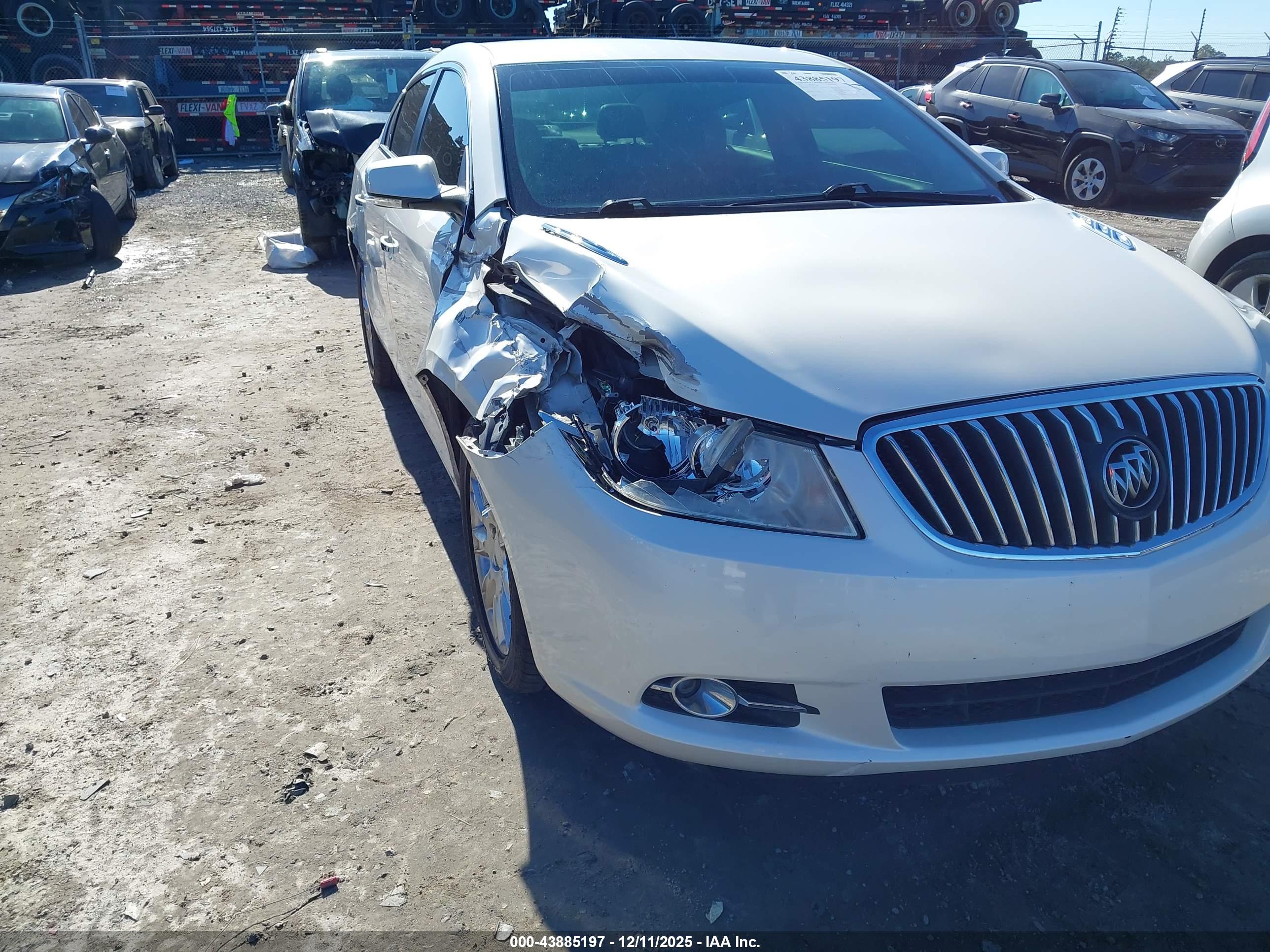 BUICK LACROSSE image 6
