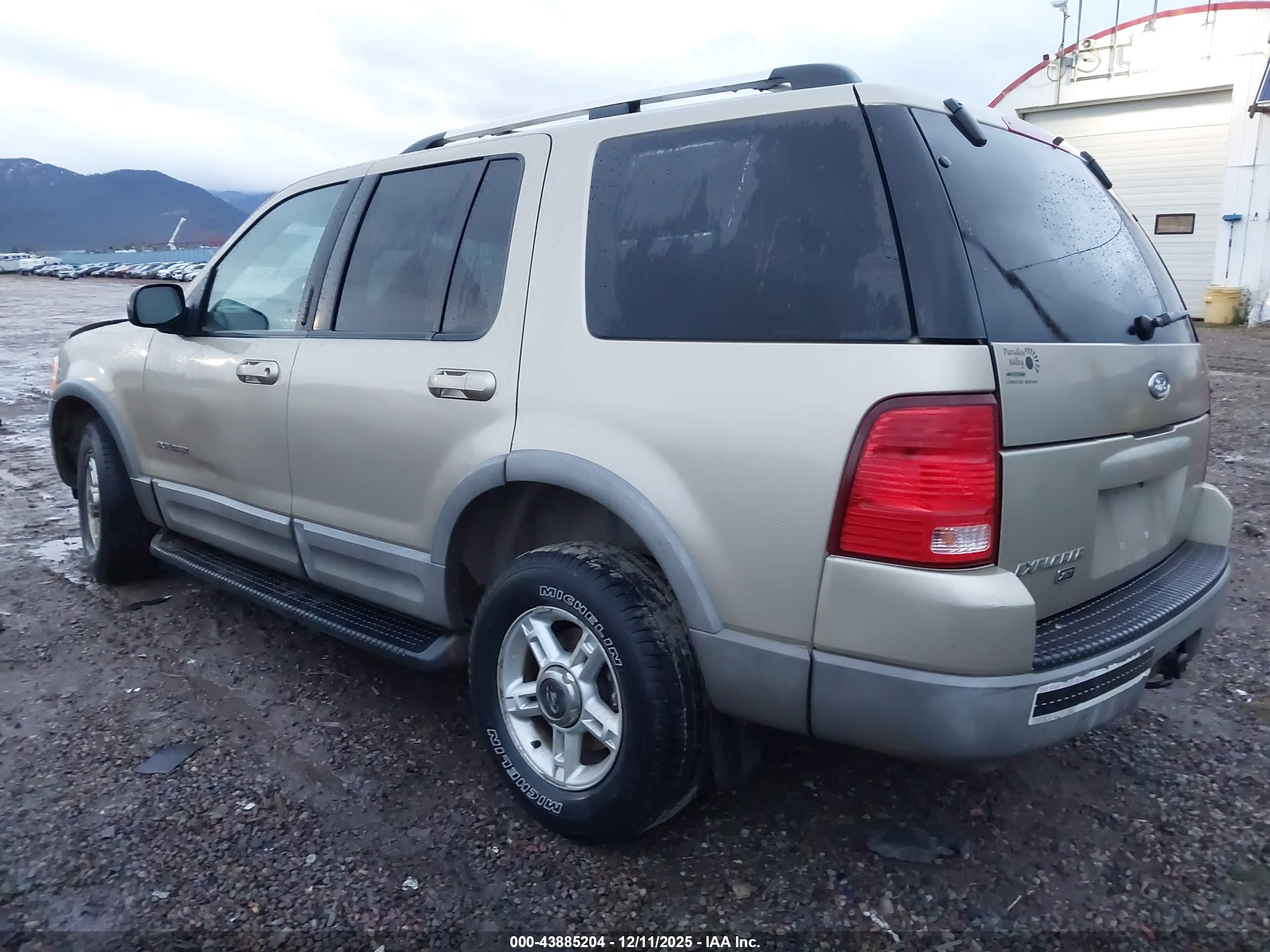 FORD EXPLORER image 3