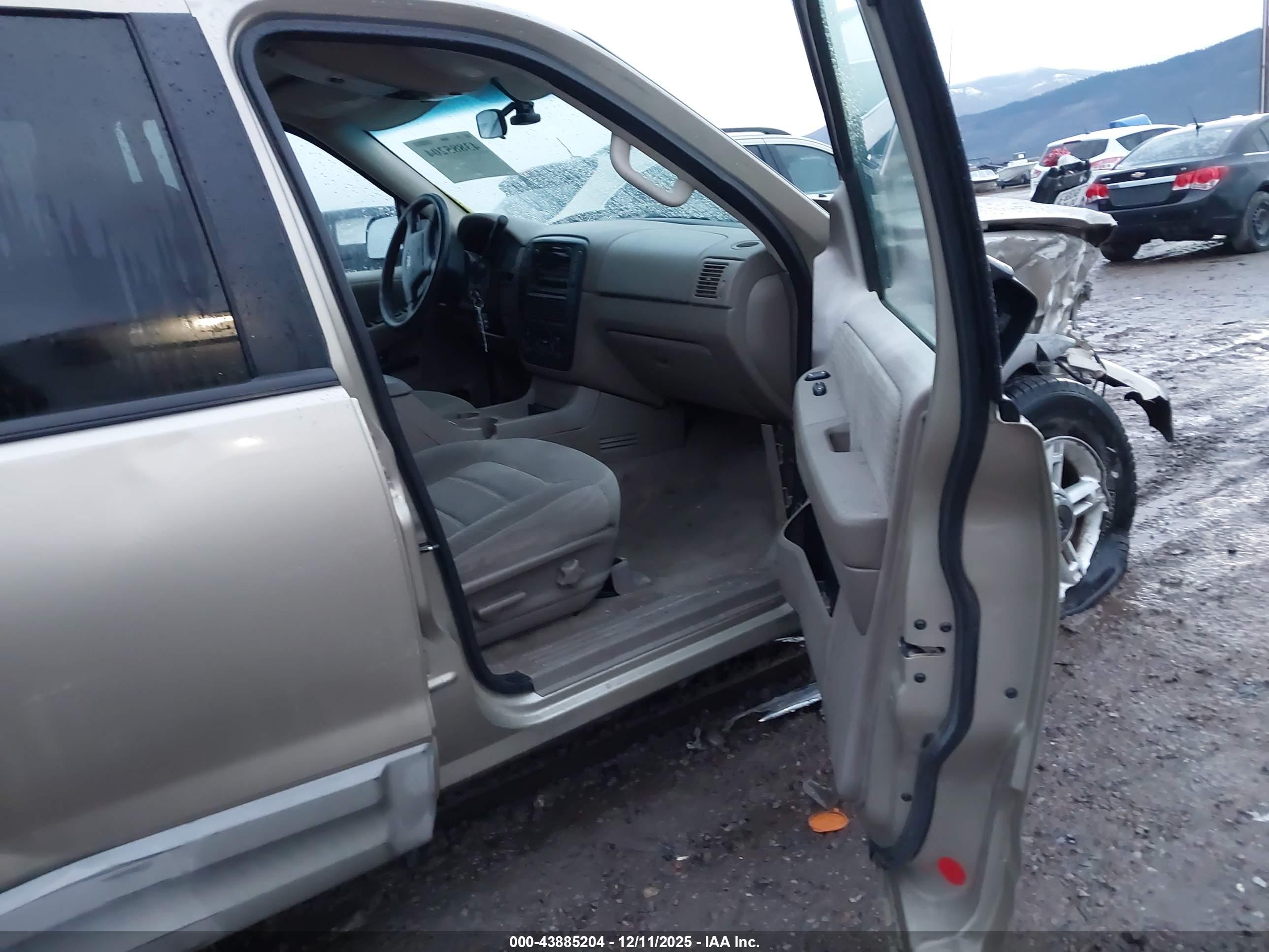 FORD EXPLORER image 5