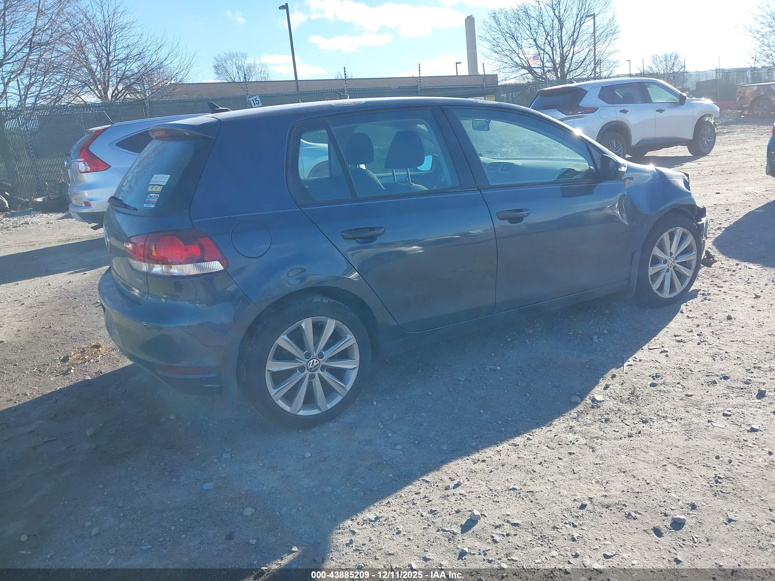 VOLKSWAGEN GOLF image 4