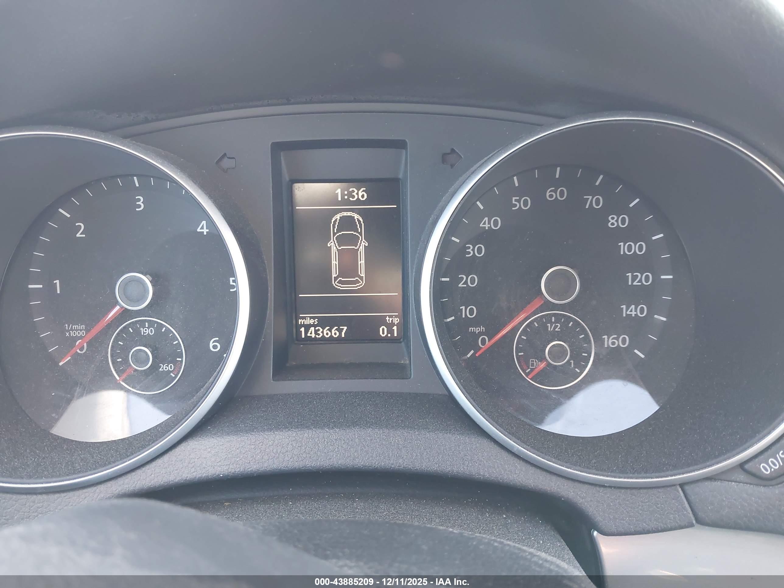 VOLKSWAGEN GOLF image 7