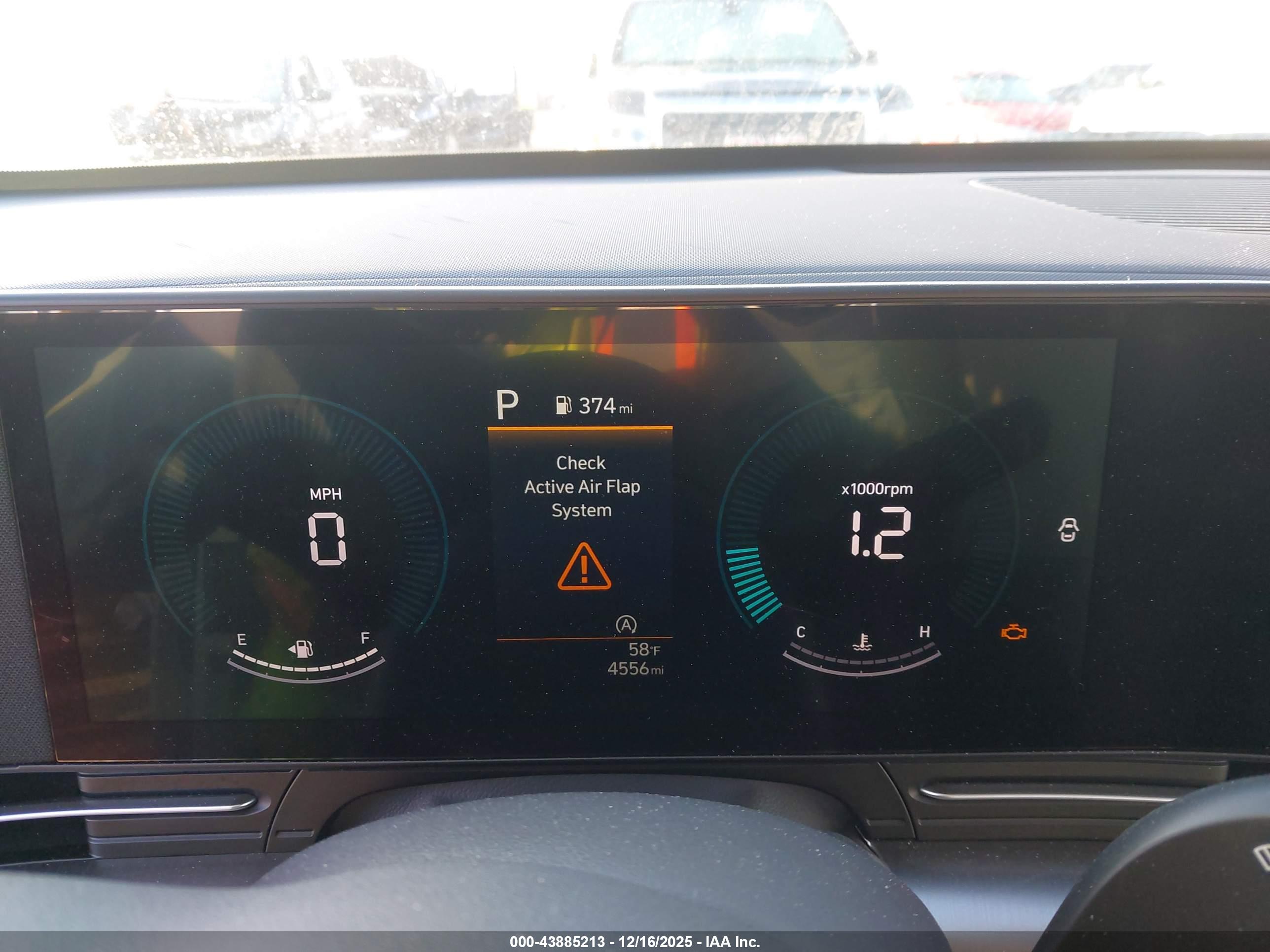 HYUNDAI KONA image 7