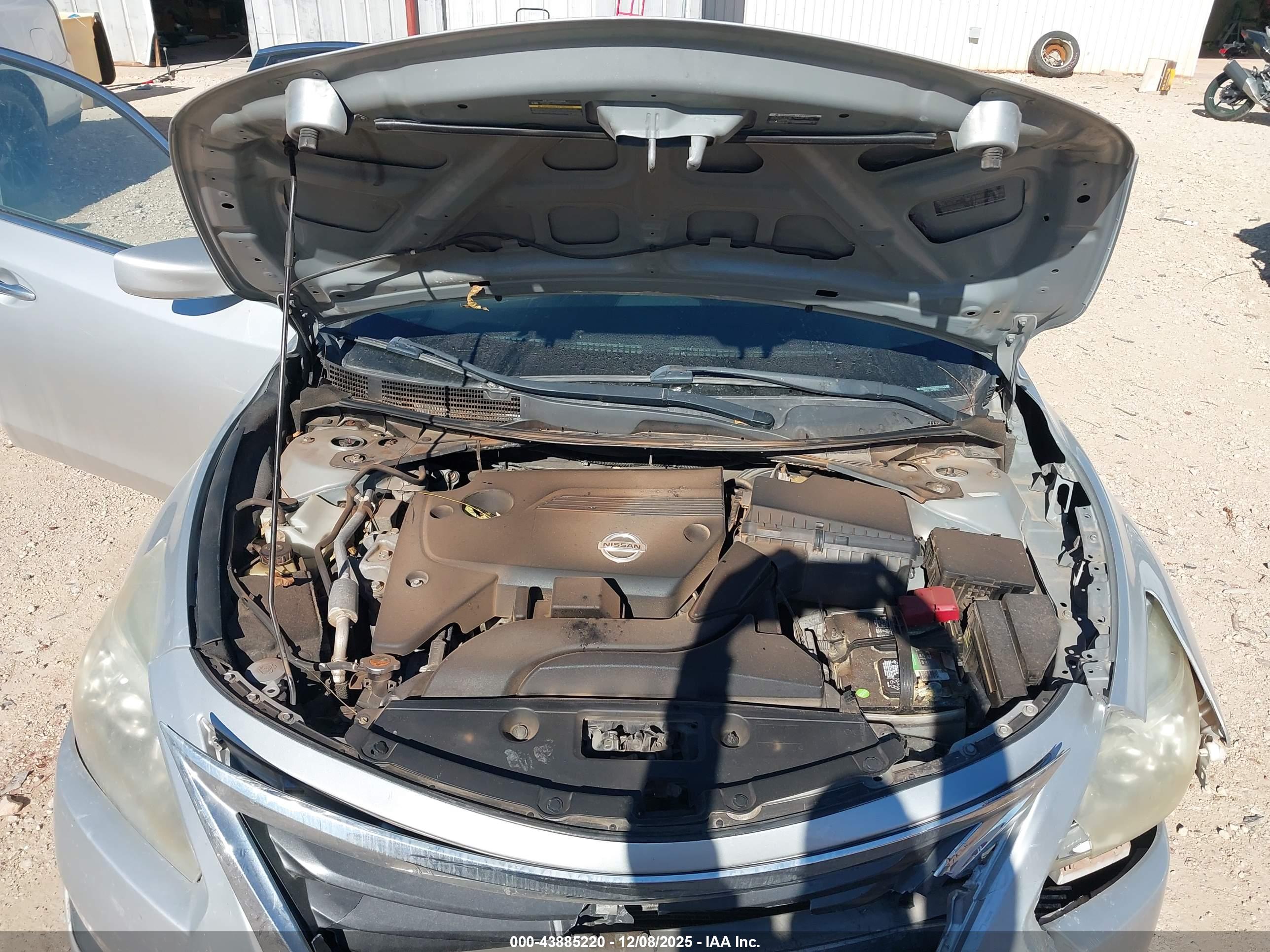 NISSAN ALTIMA image 10