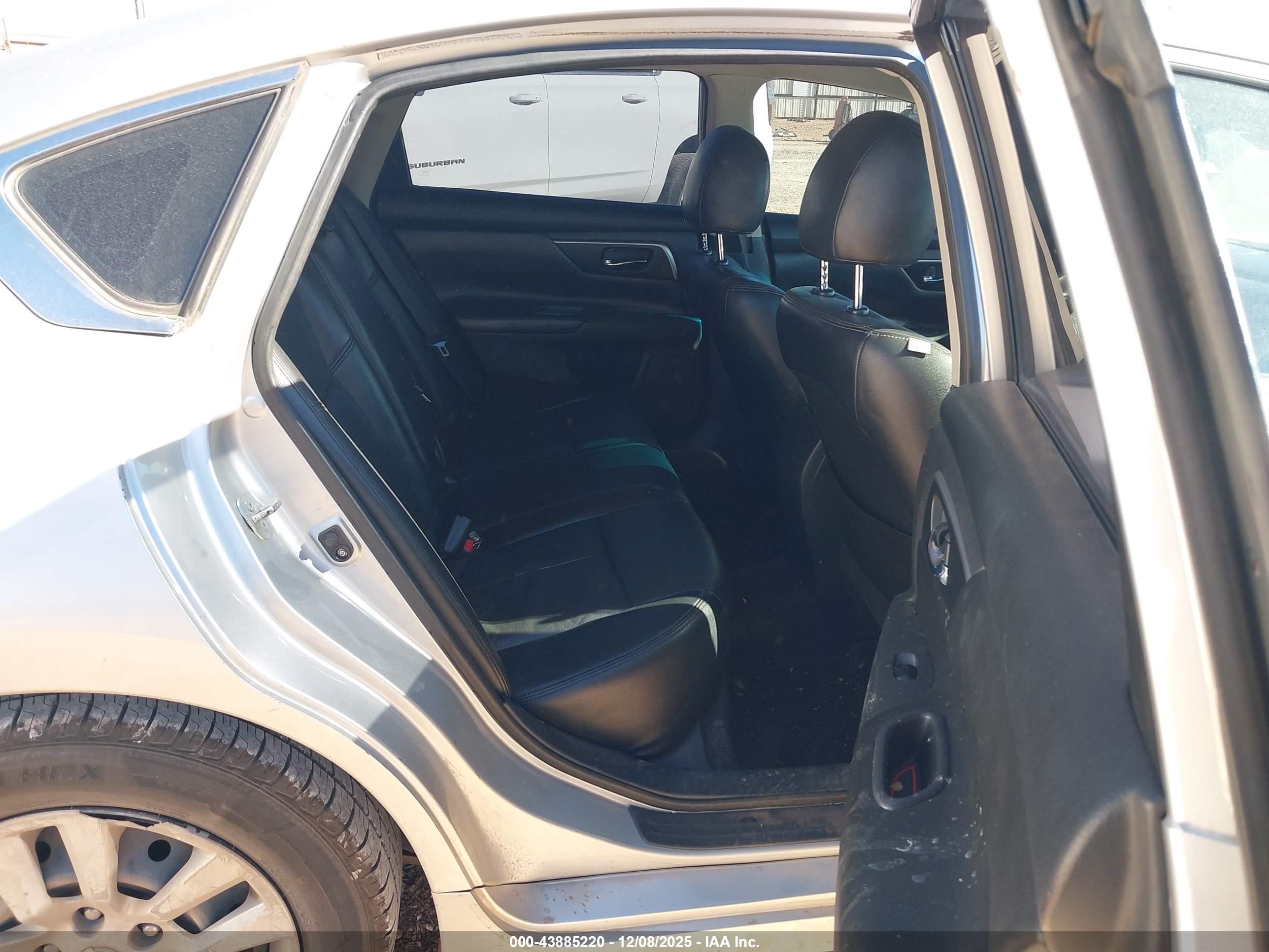 NISSAN ALTIMA image 8