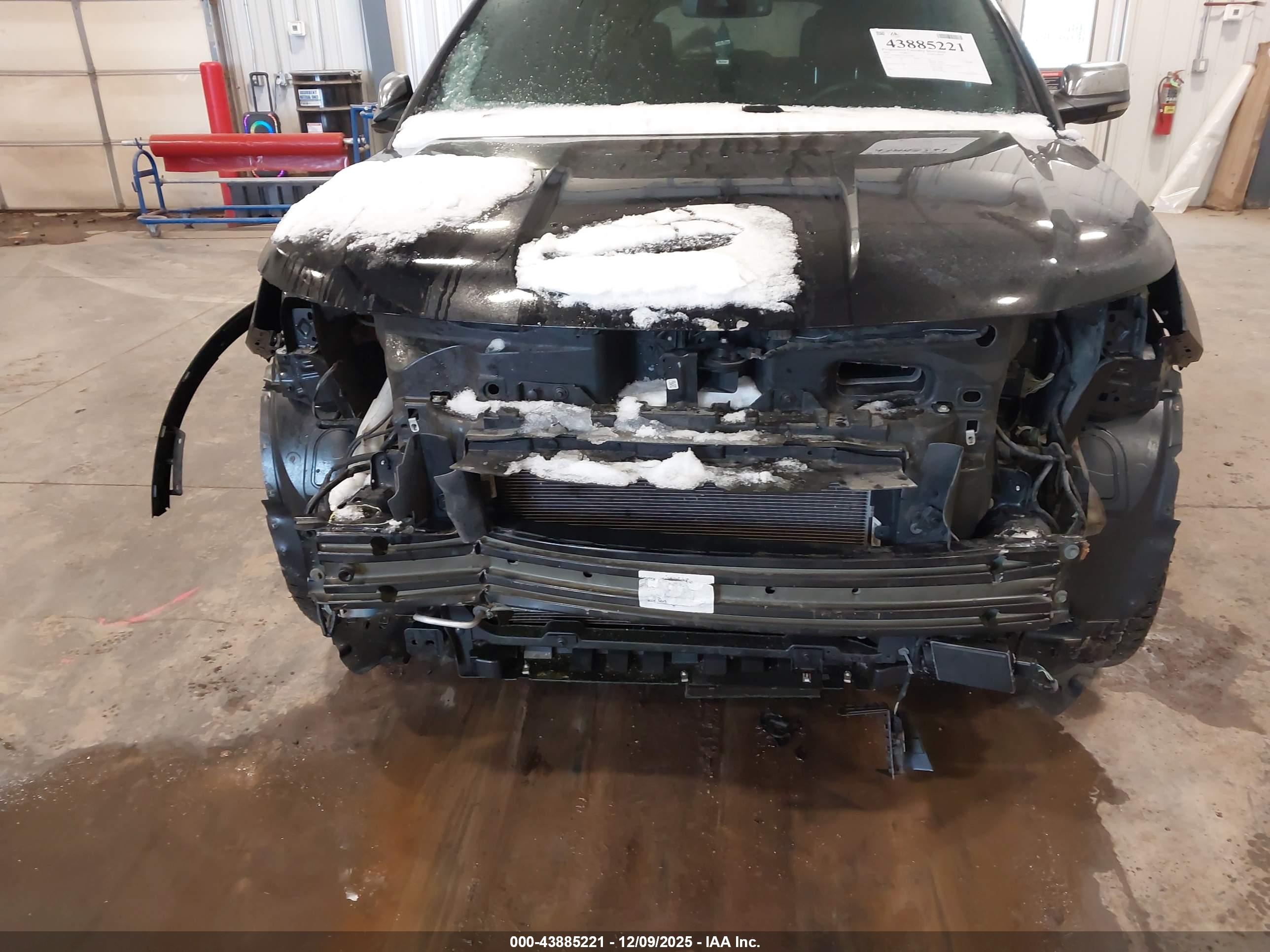 FORD EXPLORER image 6