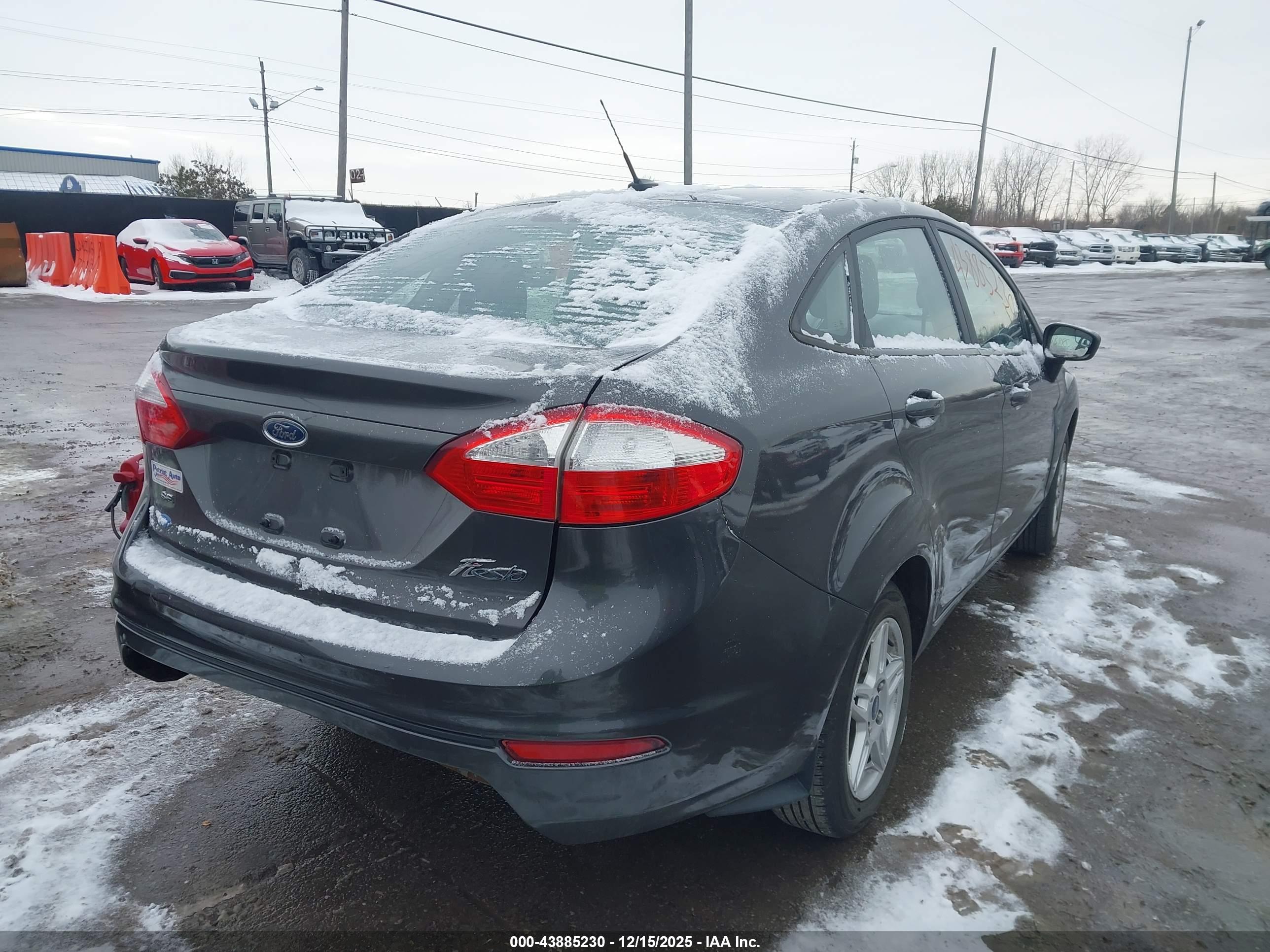 FORD FIESTA image 4