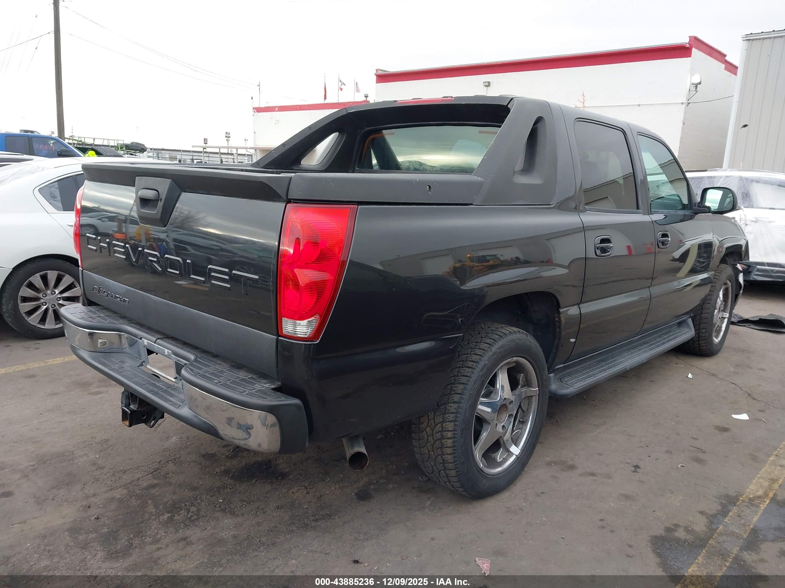 CHEVROLET AVALANCHE image 4