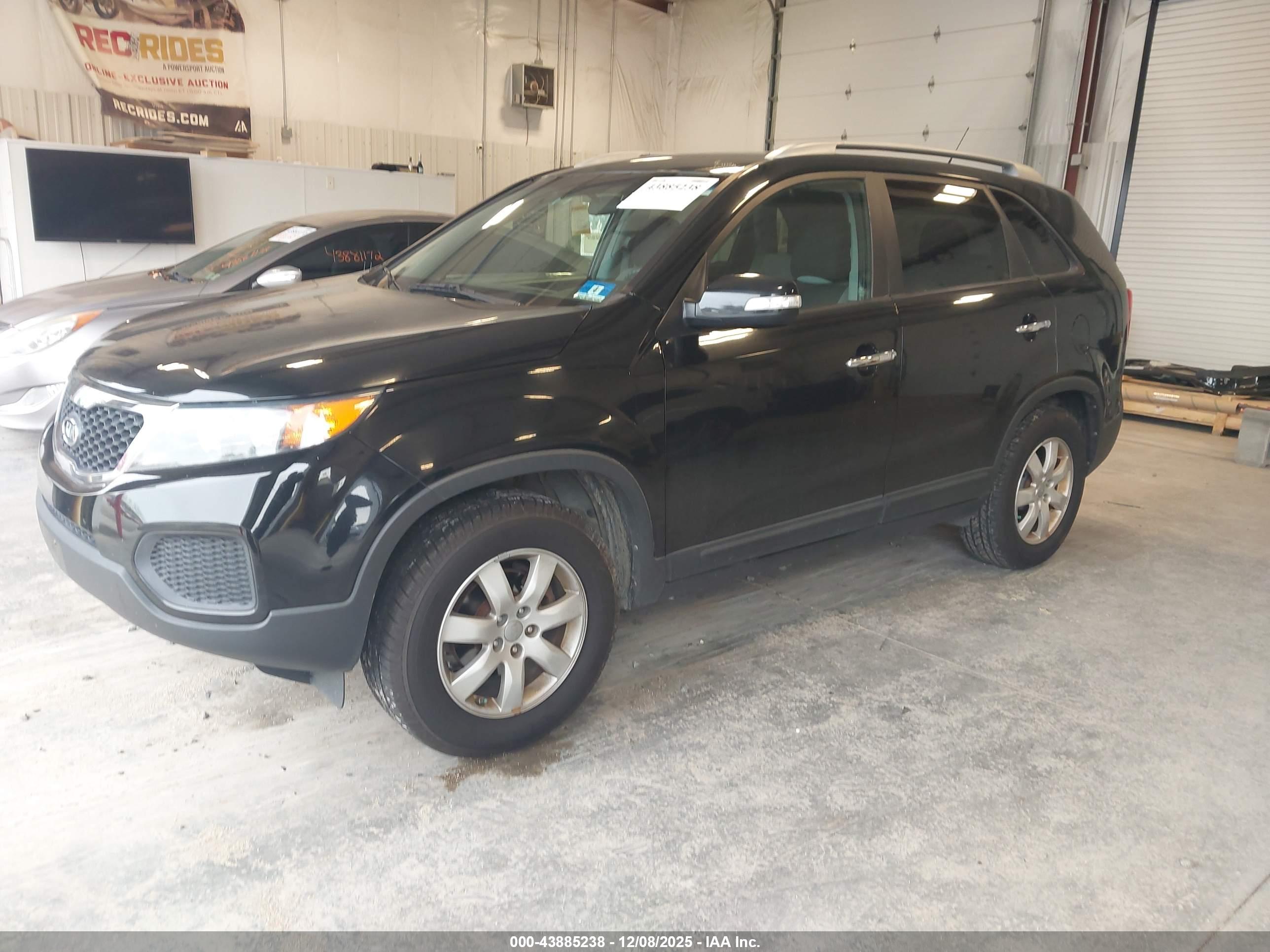 KIA SORENTO image 2