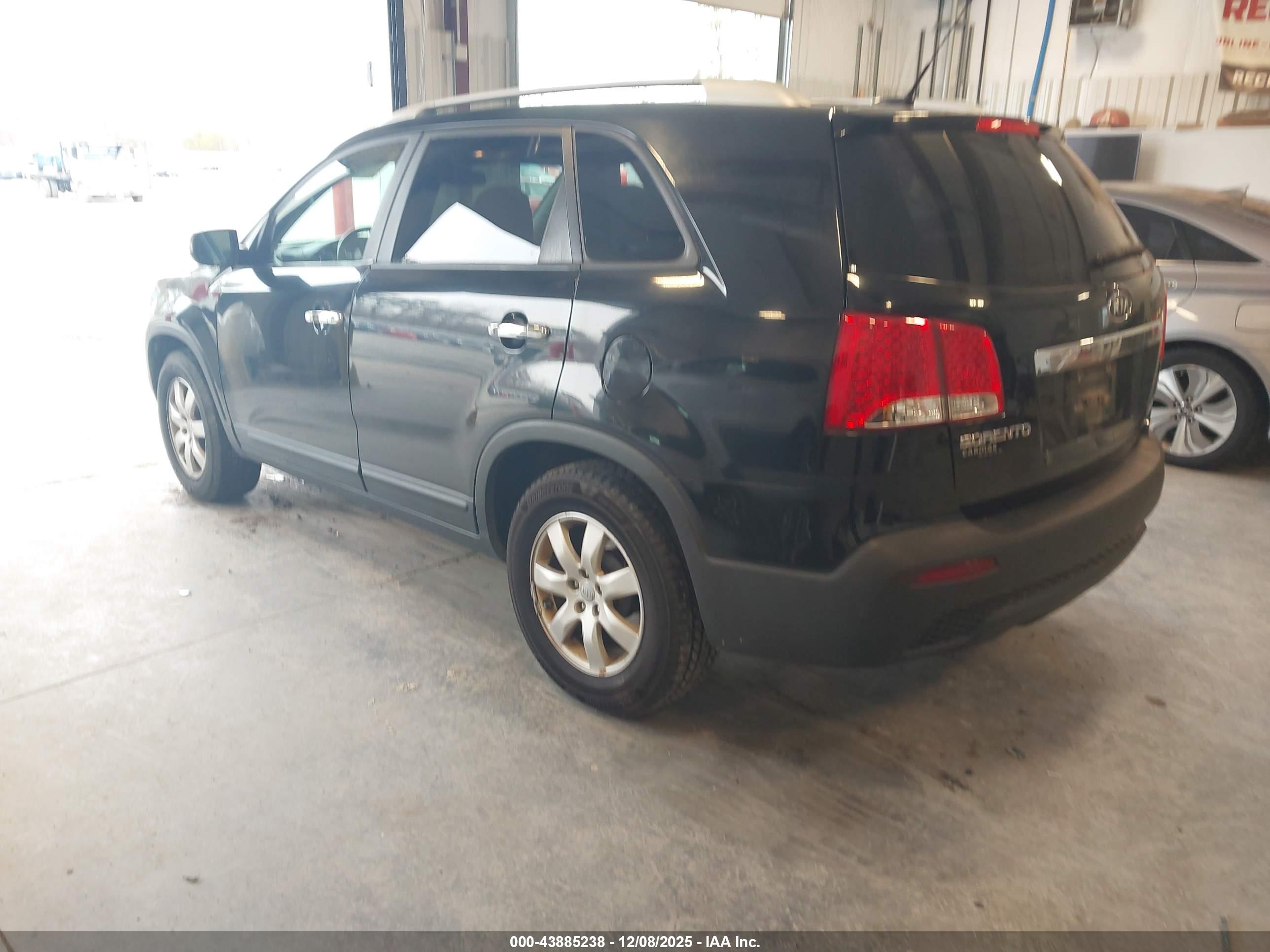 KIA SORENTO image 3