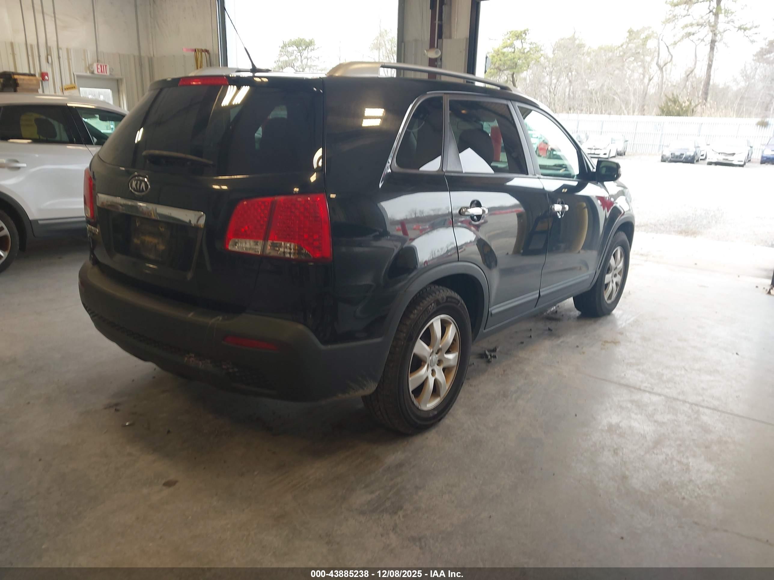 KIA SORENTO image 4