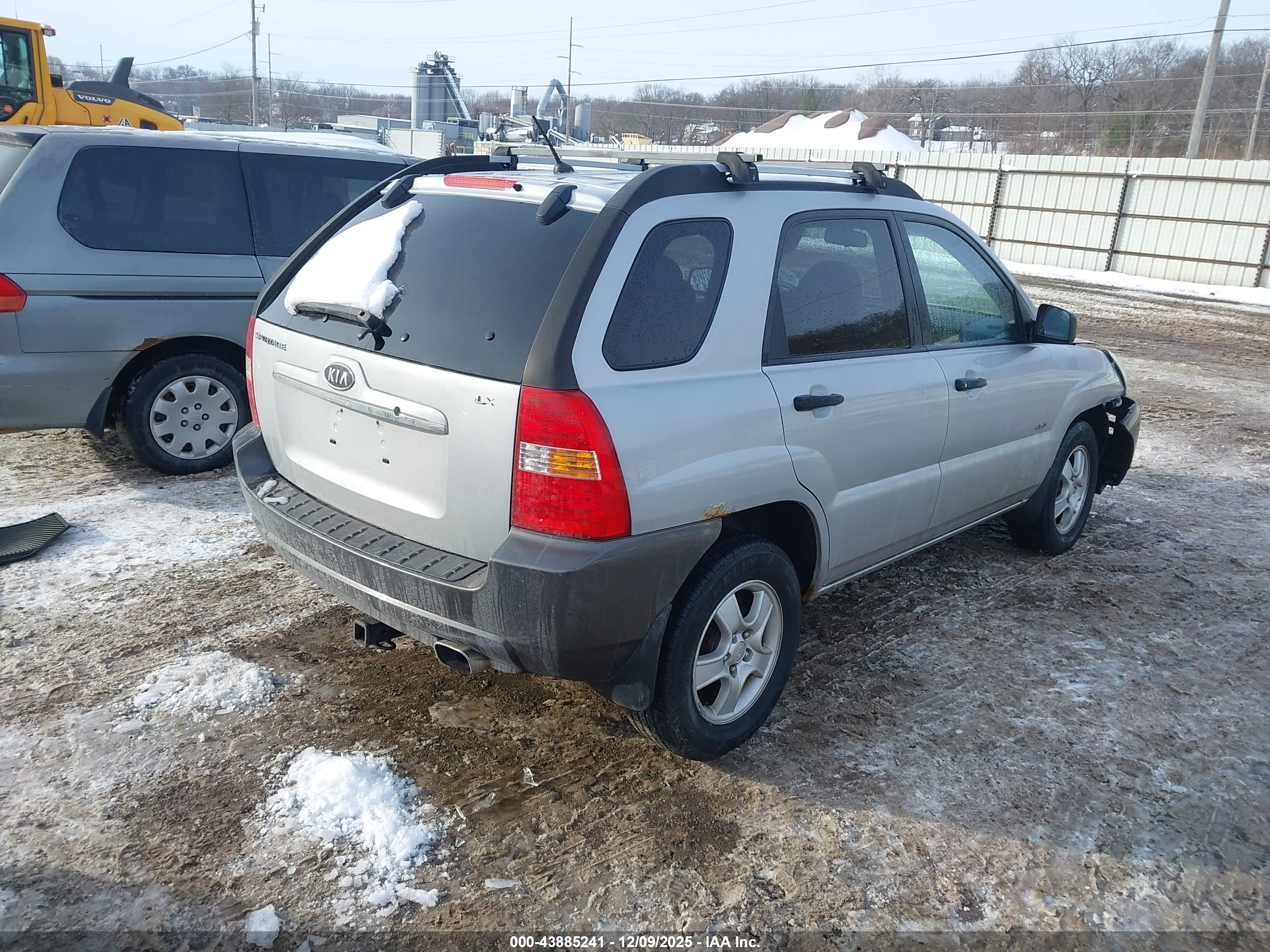 KIA SPORTAGE image 4