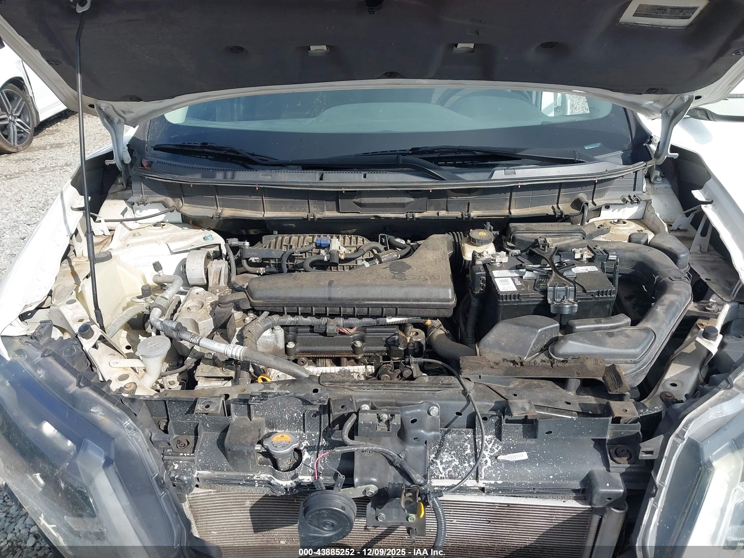 NISSAN ROGUE image 10