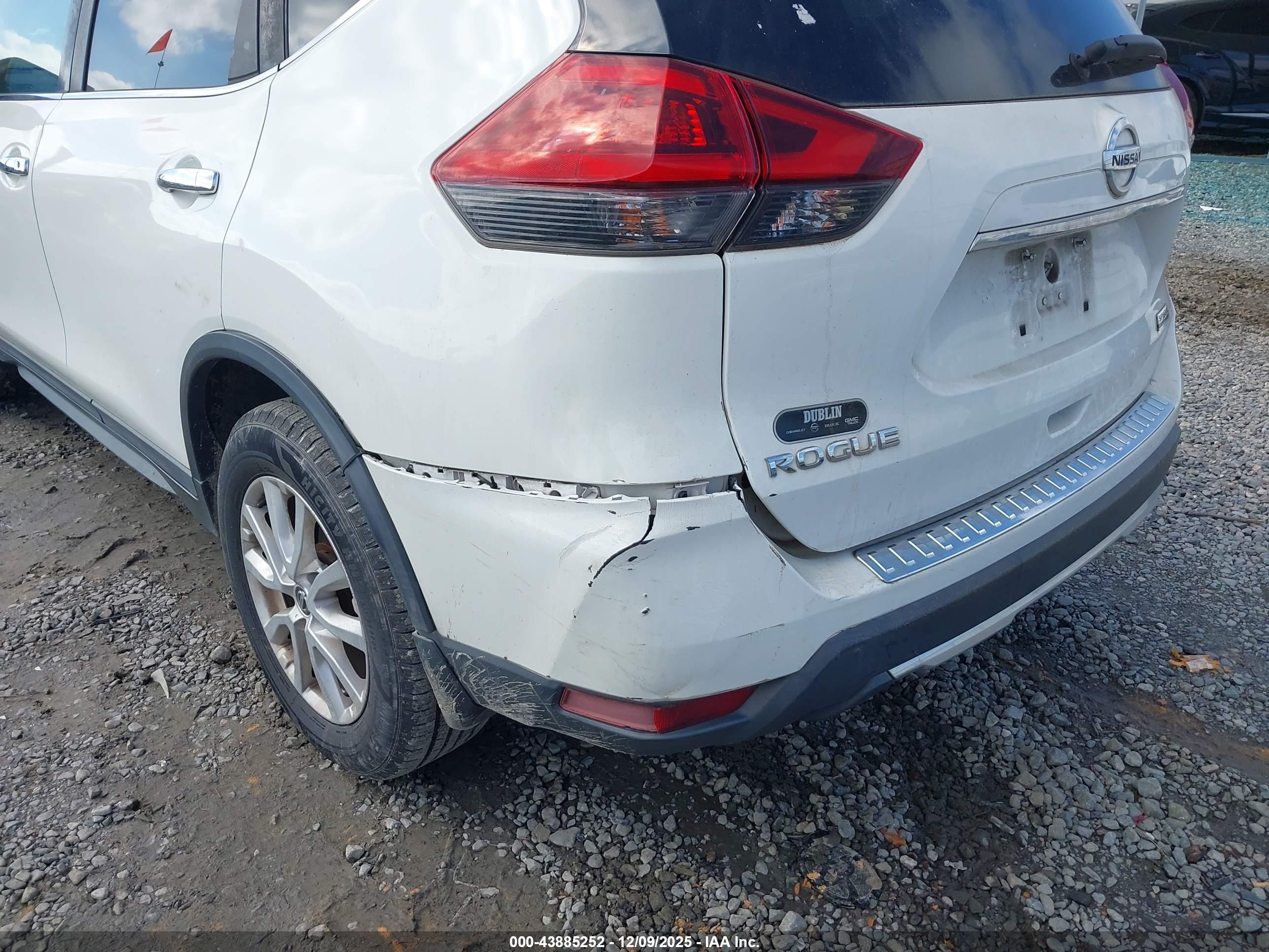 NISSAN ROGUE image 6