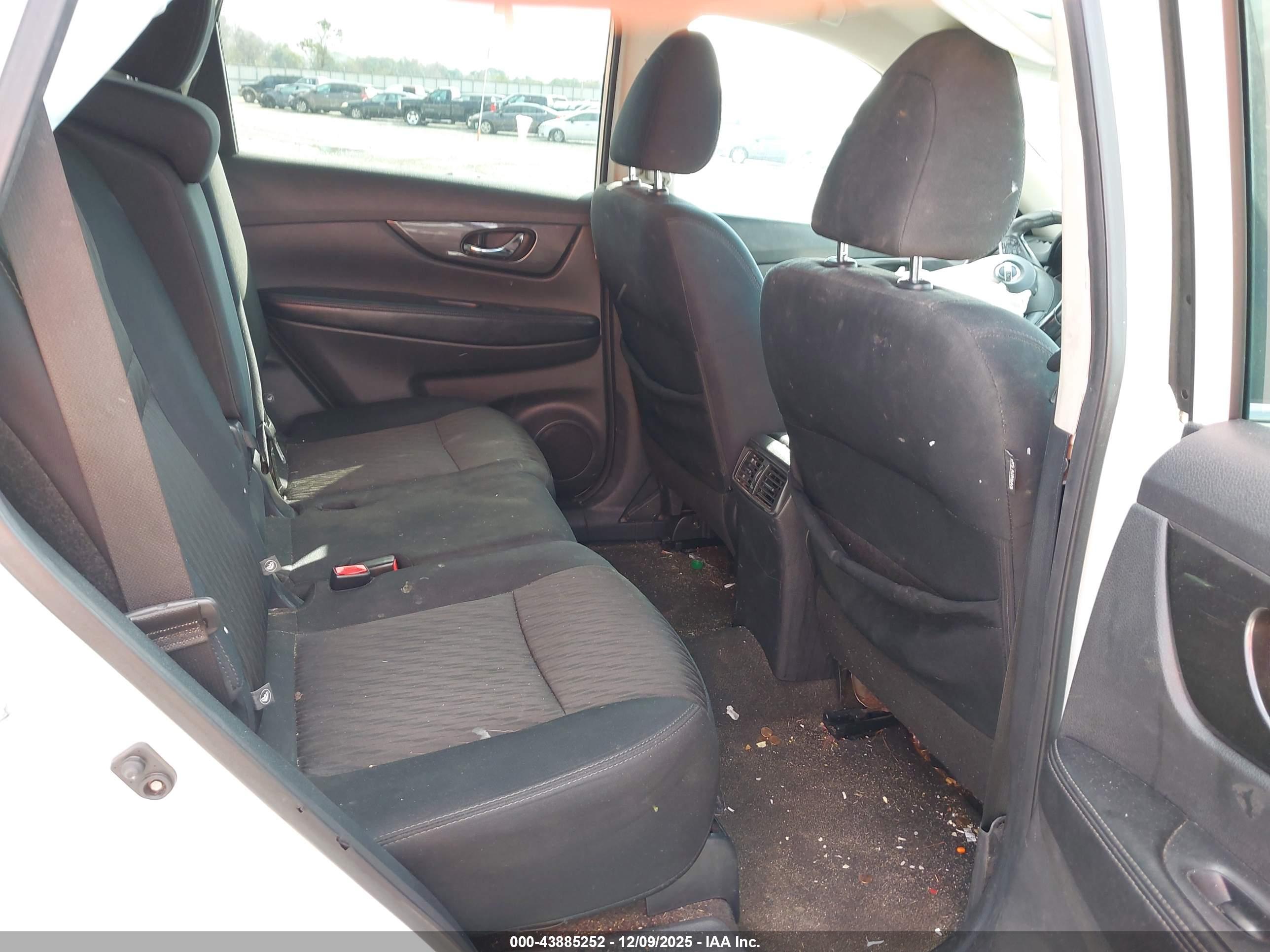 NISSAN ROGUE image 8