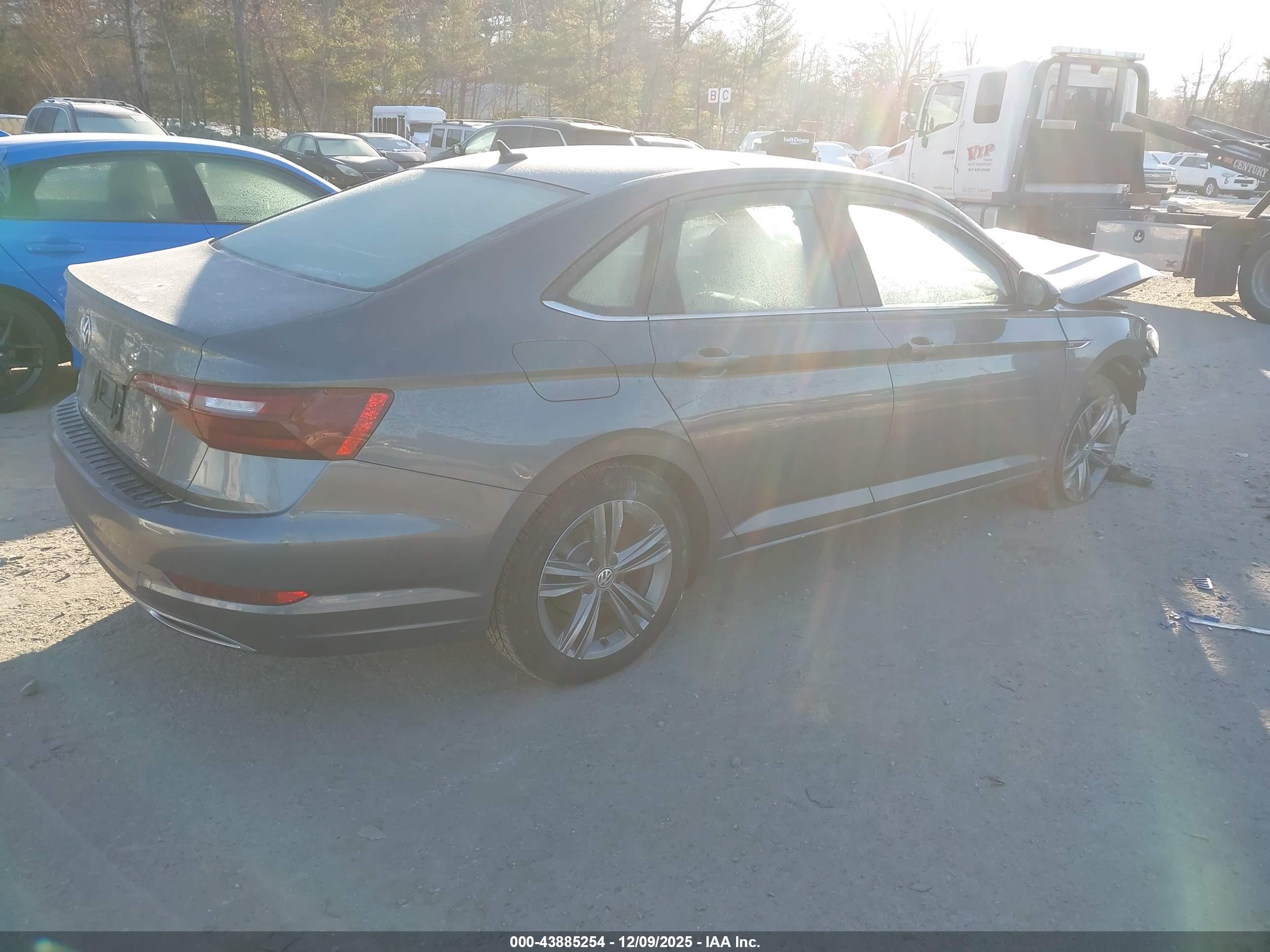VOLKSWAGEN JETTA image 4