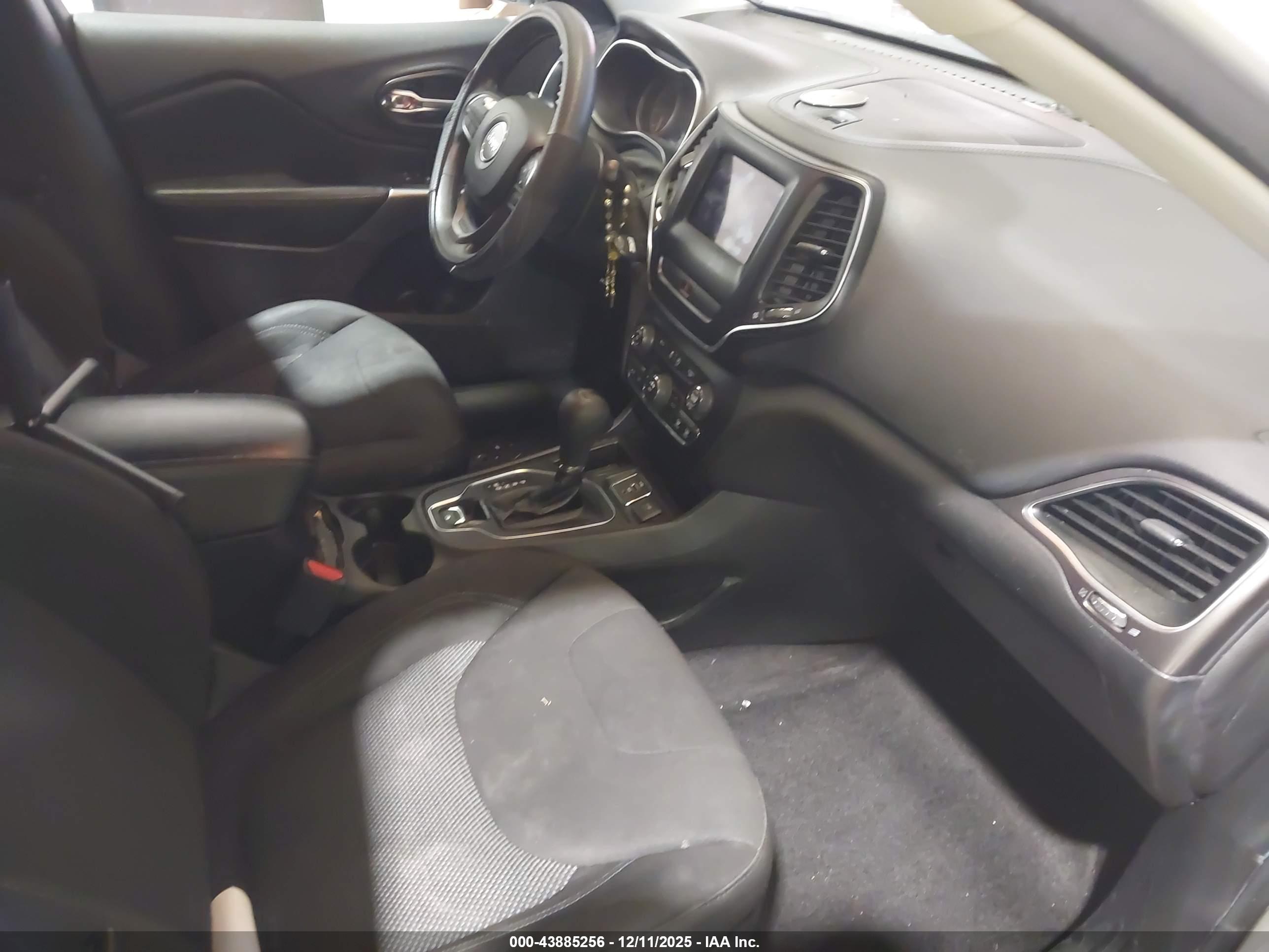 JEEP CHEROKEE image 5