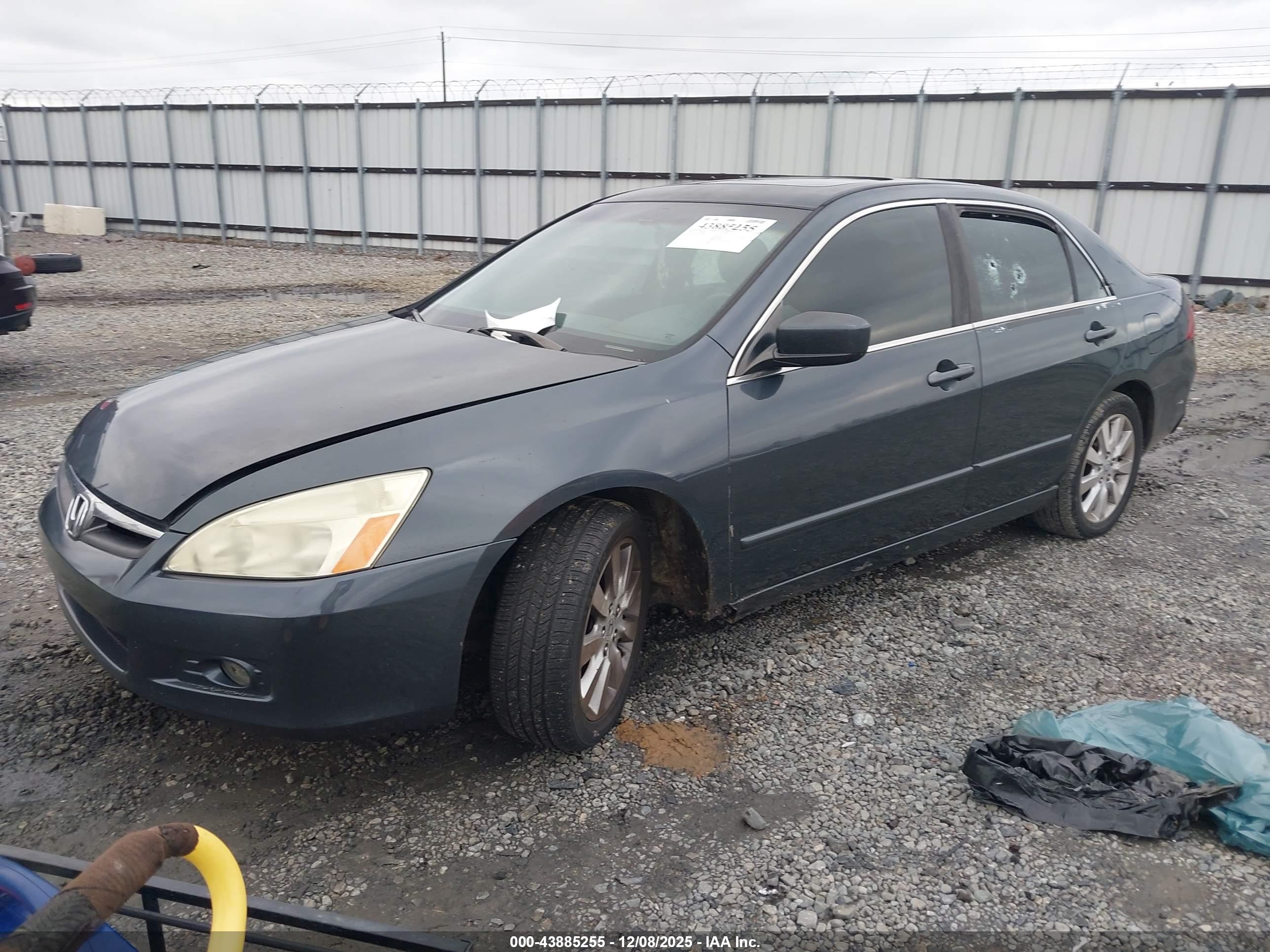 HONDA ACCORD image 2