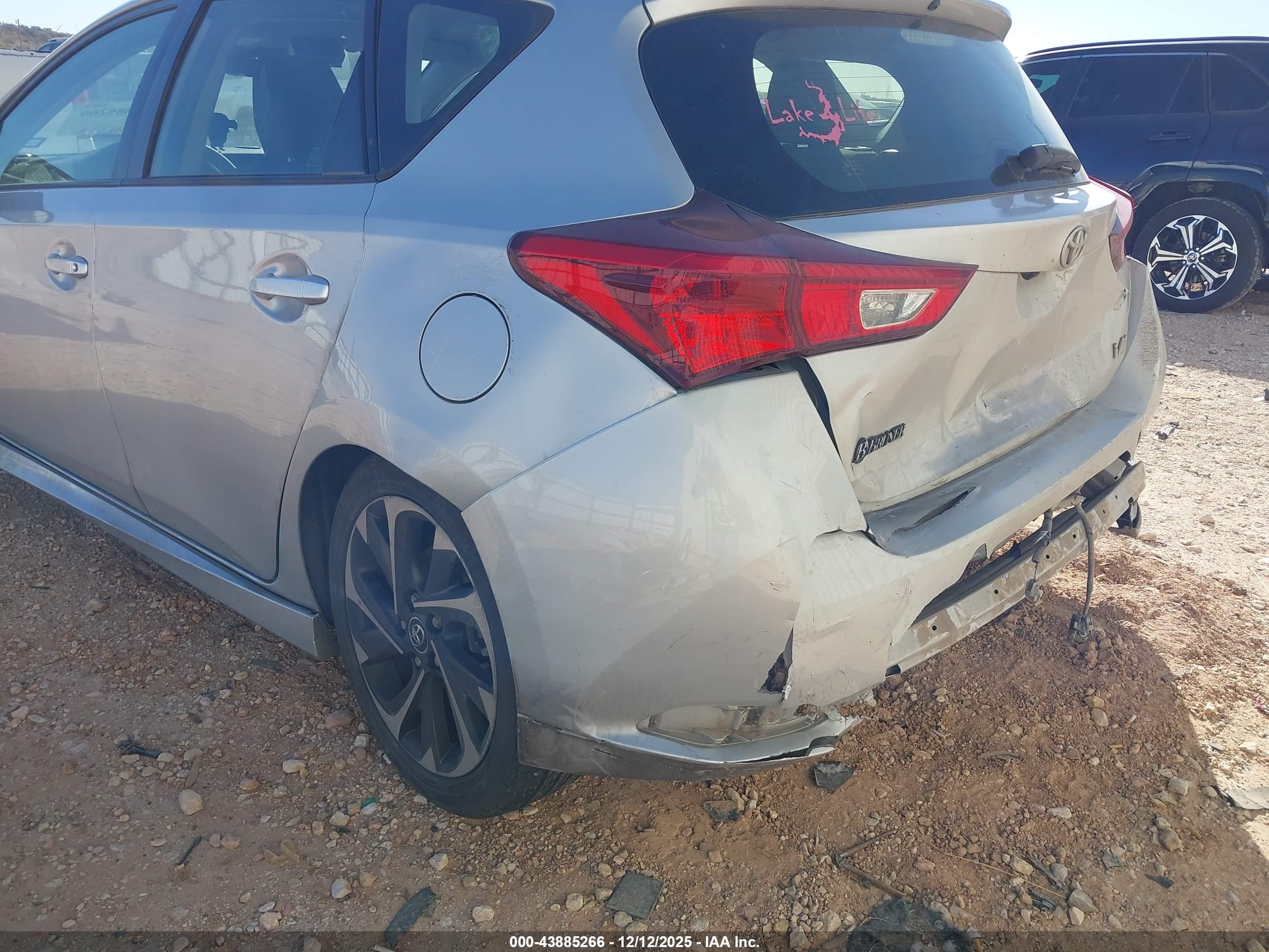 TOYOTA COROLLA image 6