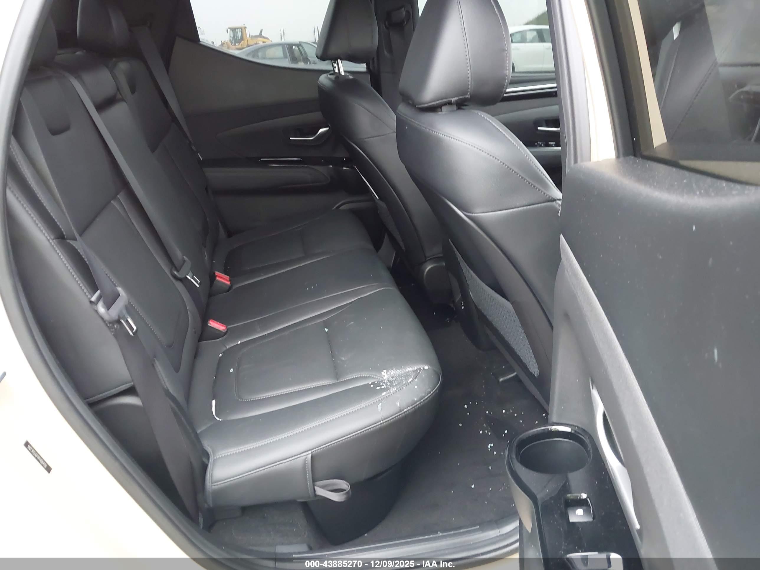 HYUNDAI SANTA image 8
