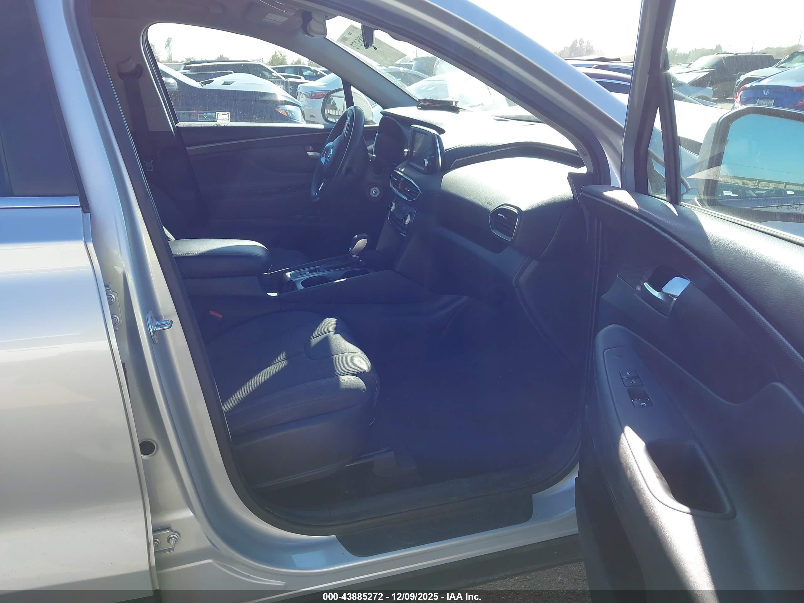 HYUNDAI SANTA image 5