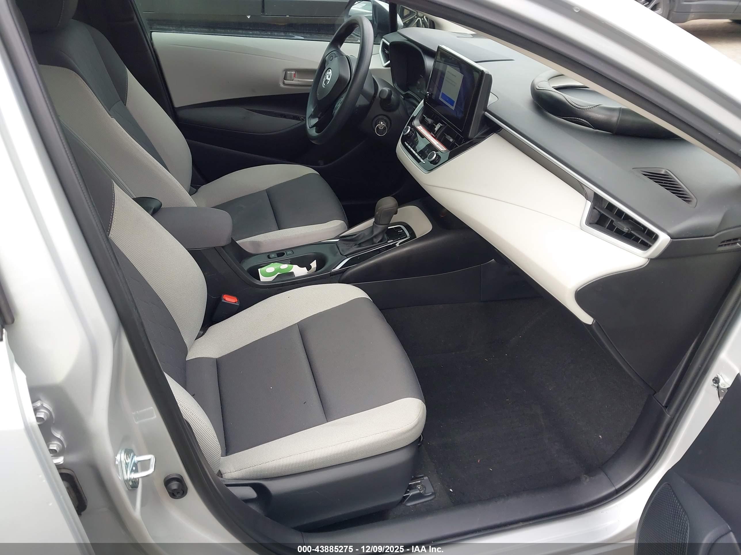 TOYOTA COROLLA image 5