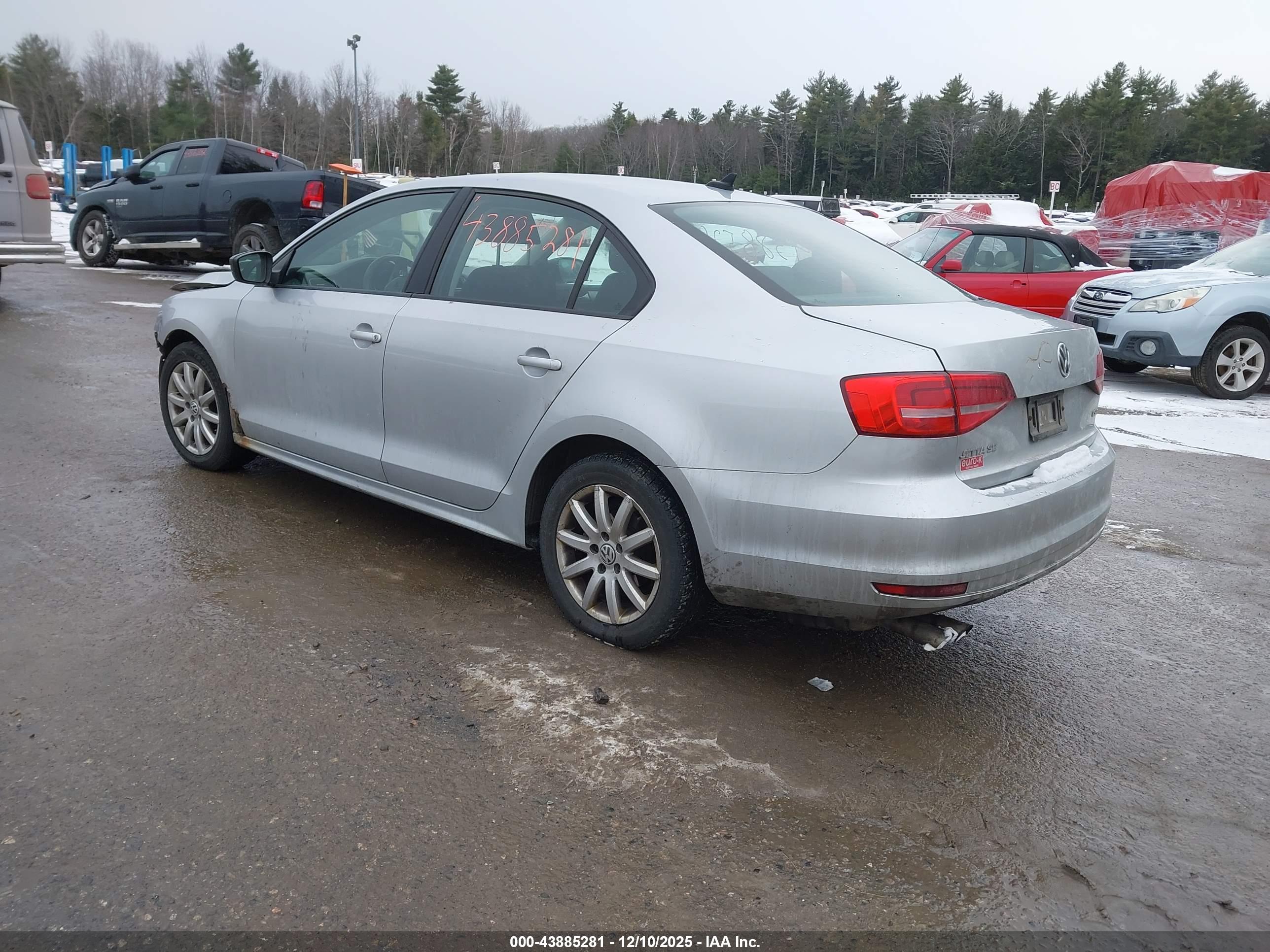 VOLKSWAGEN JETTA image 3