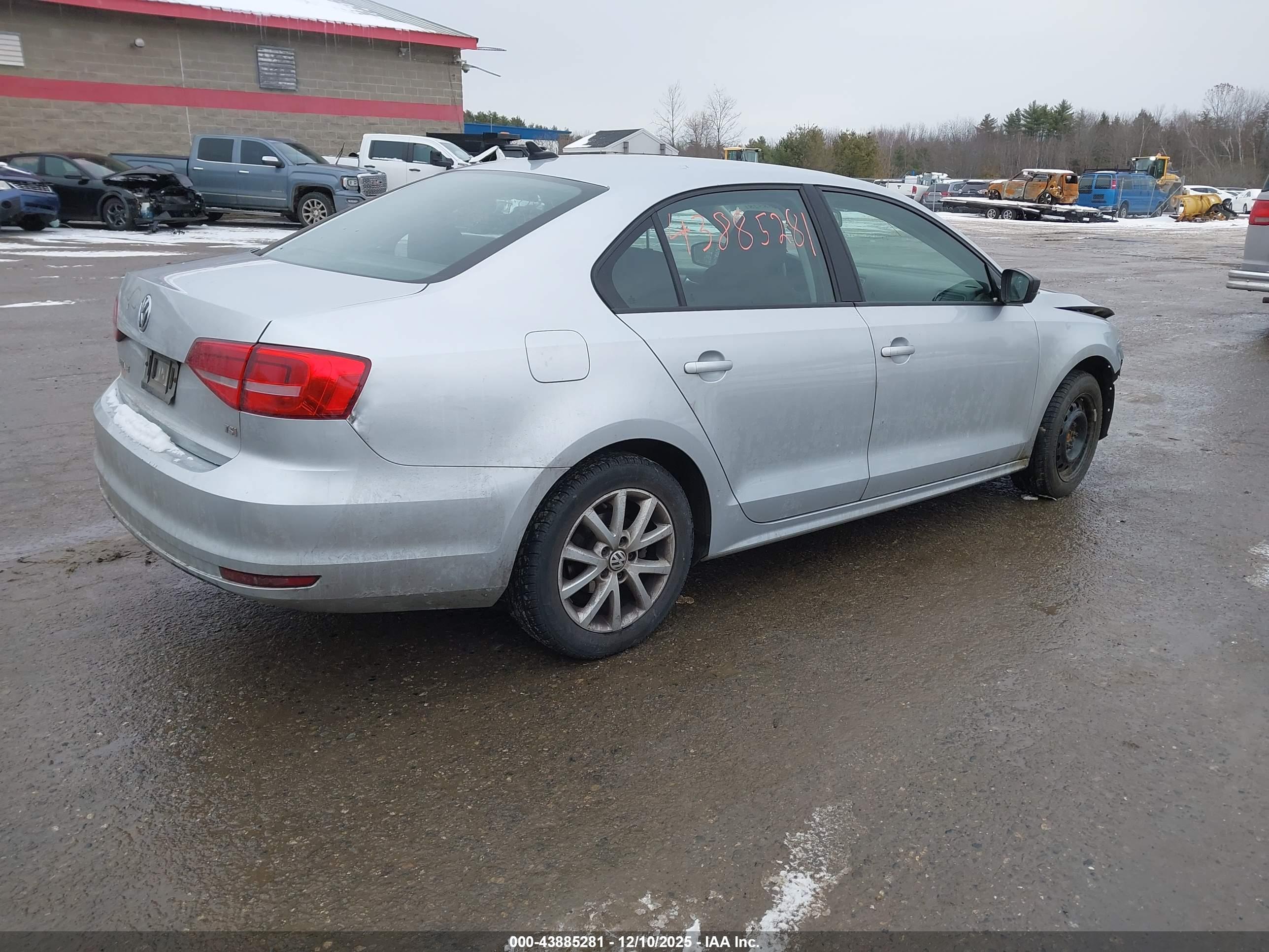 VOLKSWAGEN JETTA image 4