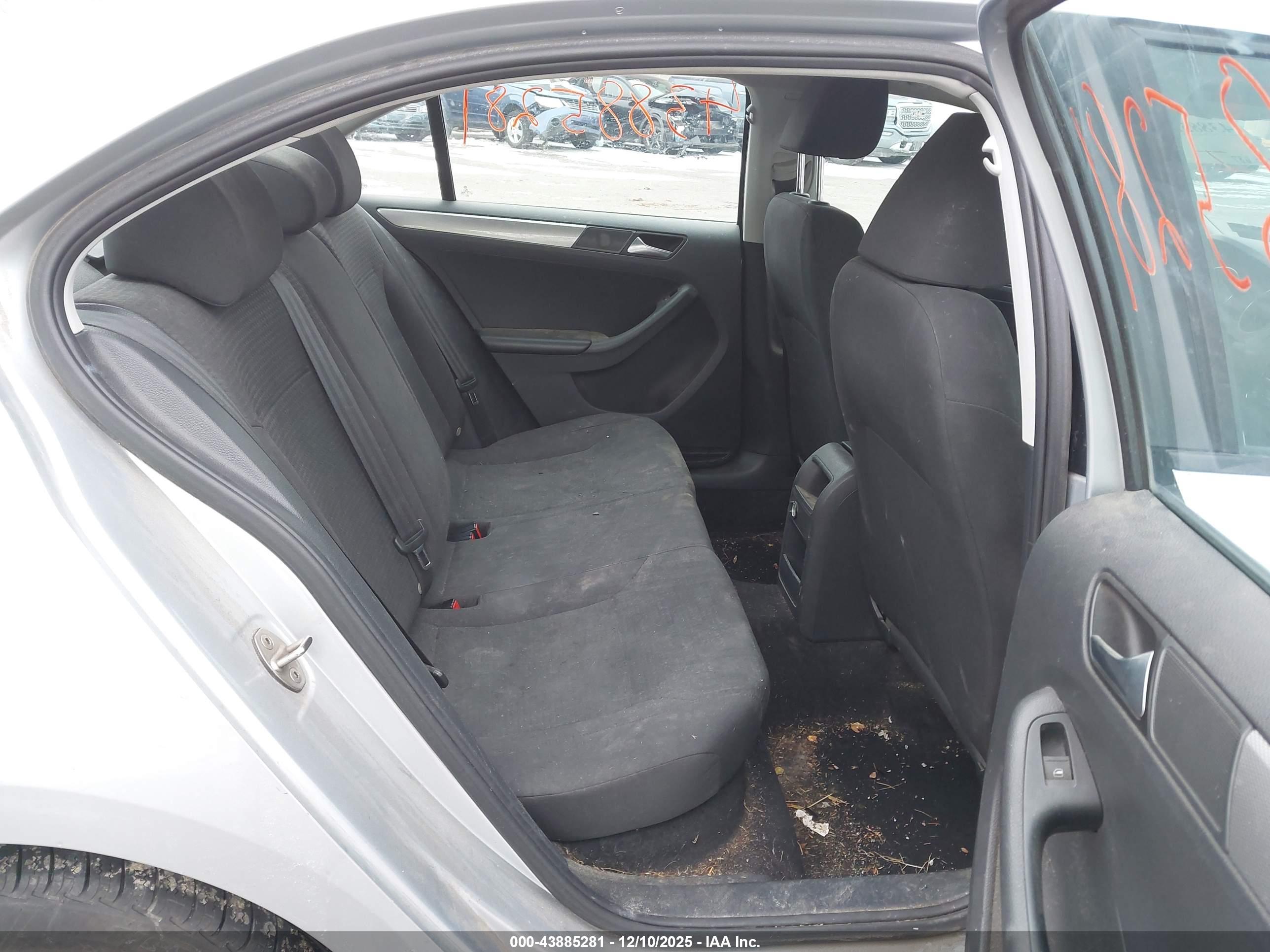 VOLKSWAGEN JETTA image 8