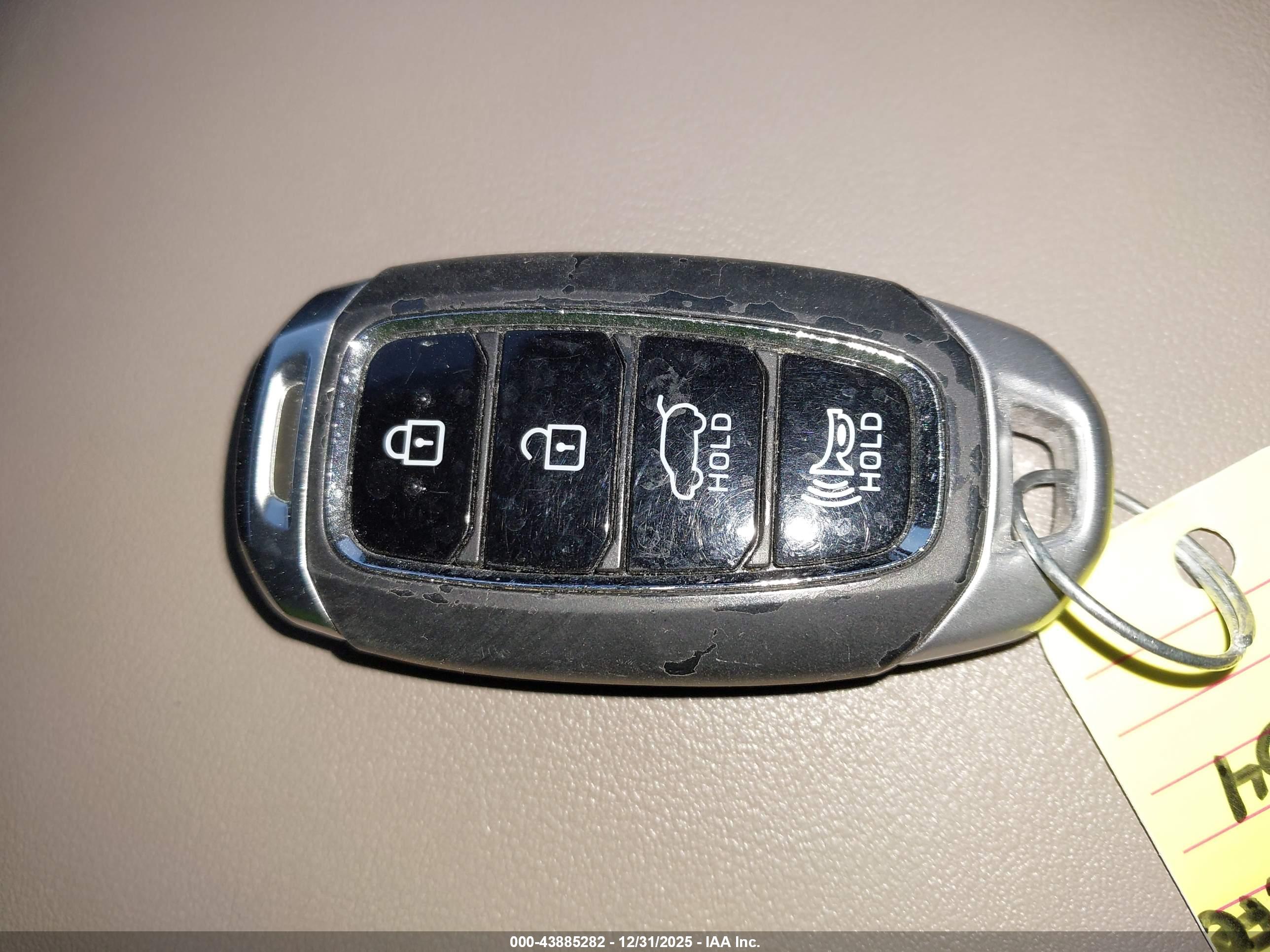 HYUNDAI SANTA image 11