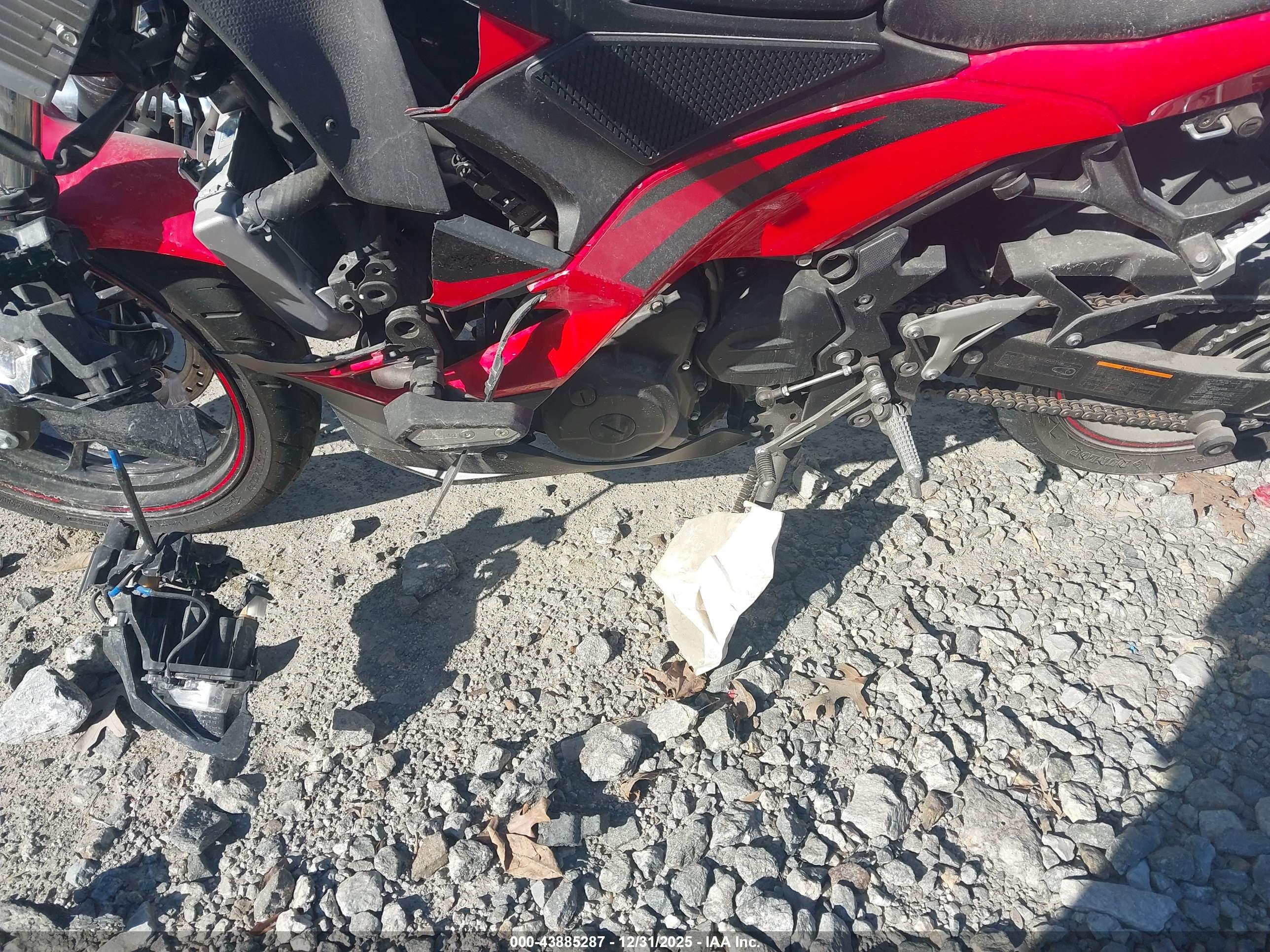 KAWASAKI EX500 image 9