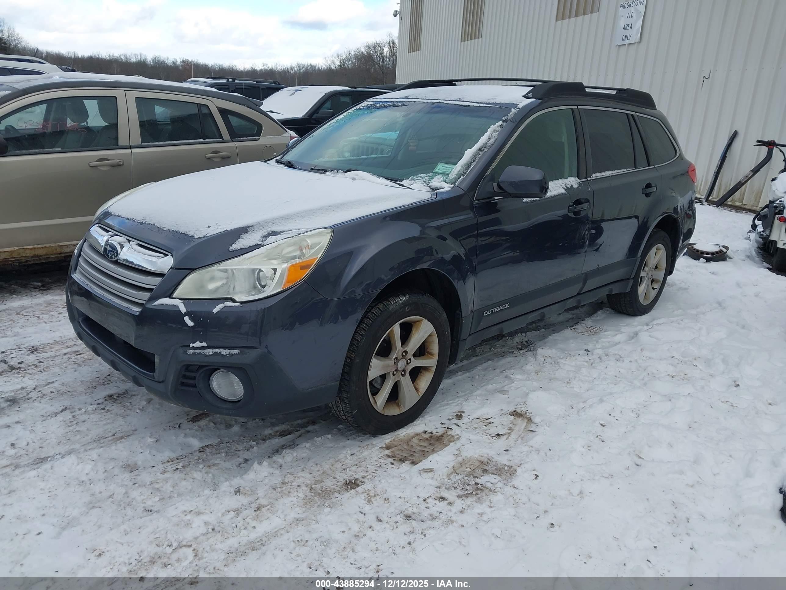 SUBARU OUTBACK image 2