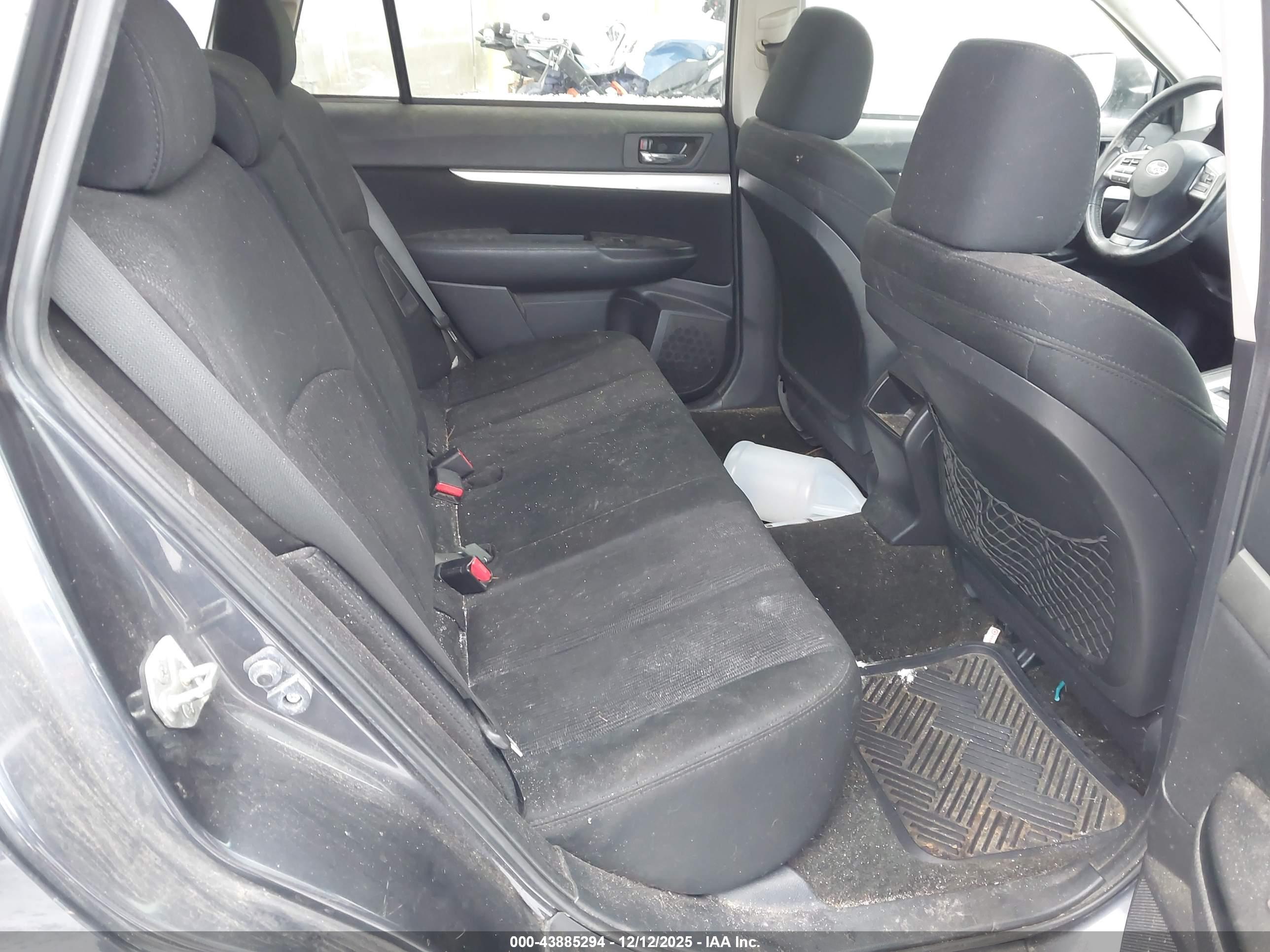 SUBARU OUTBACK image 8