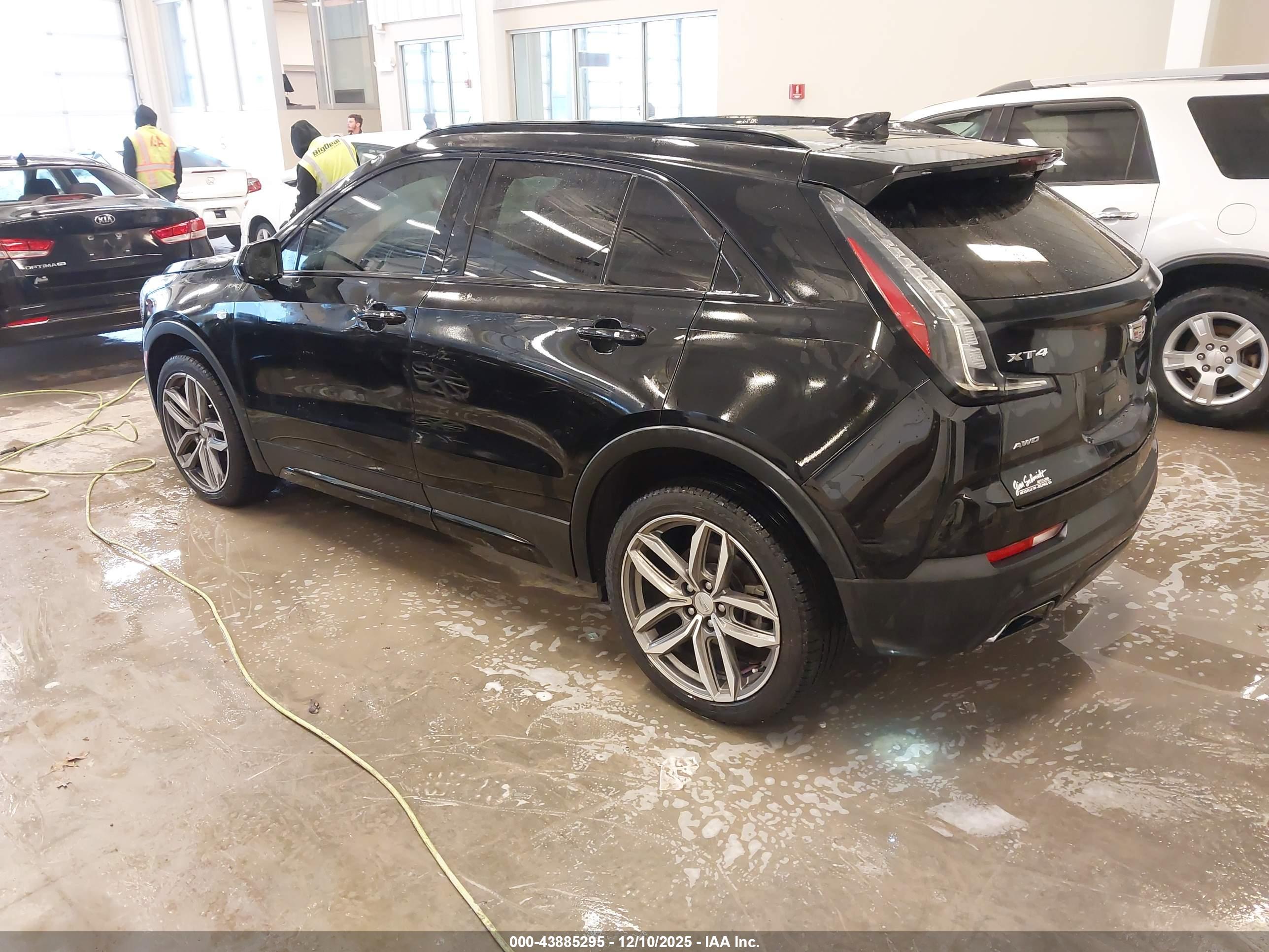 CADILLAC XT4 image 3