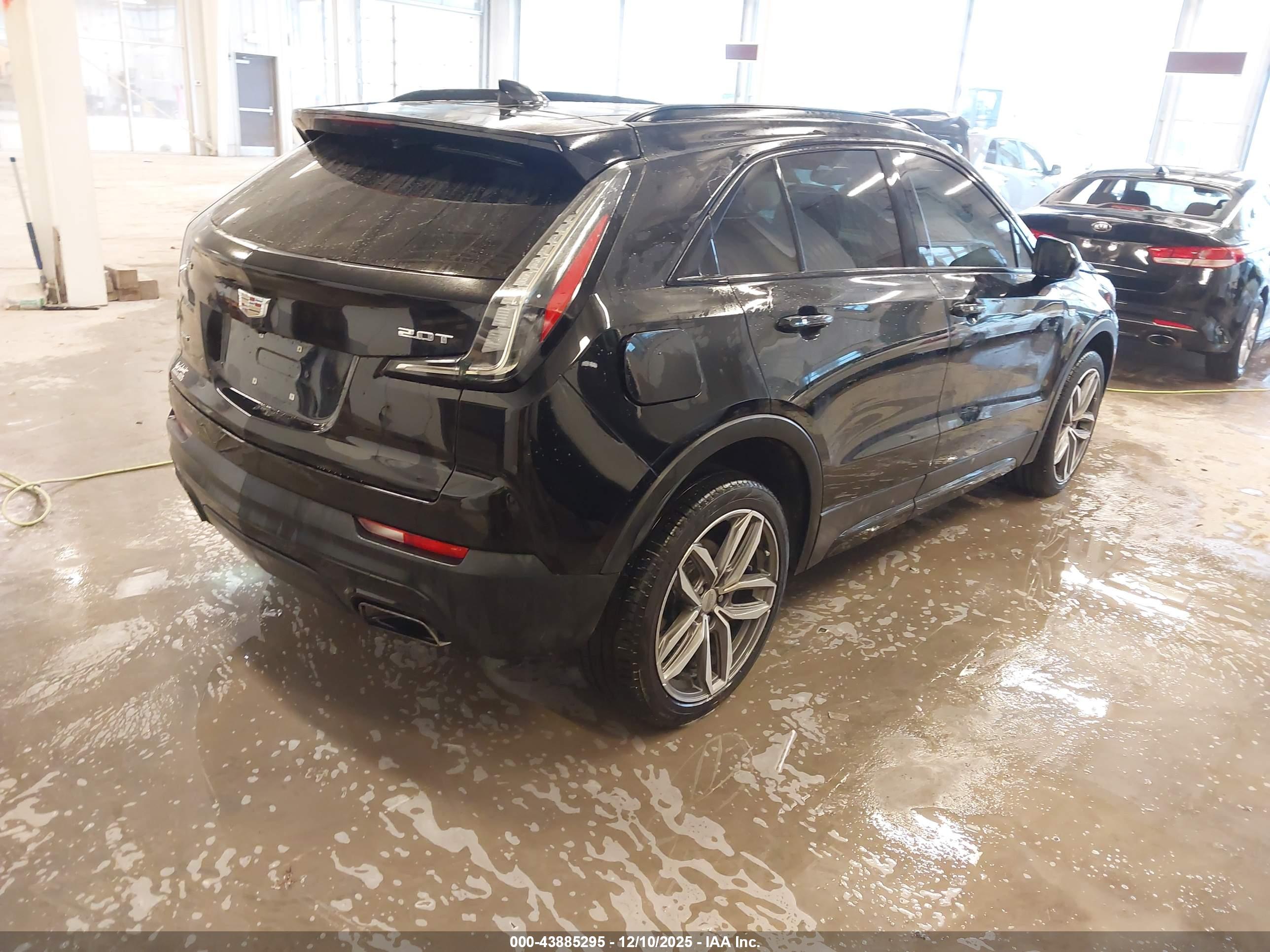CADILLAC XT4 image 4