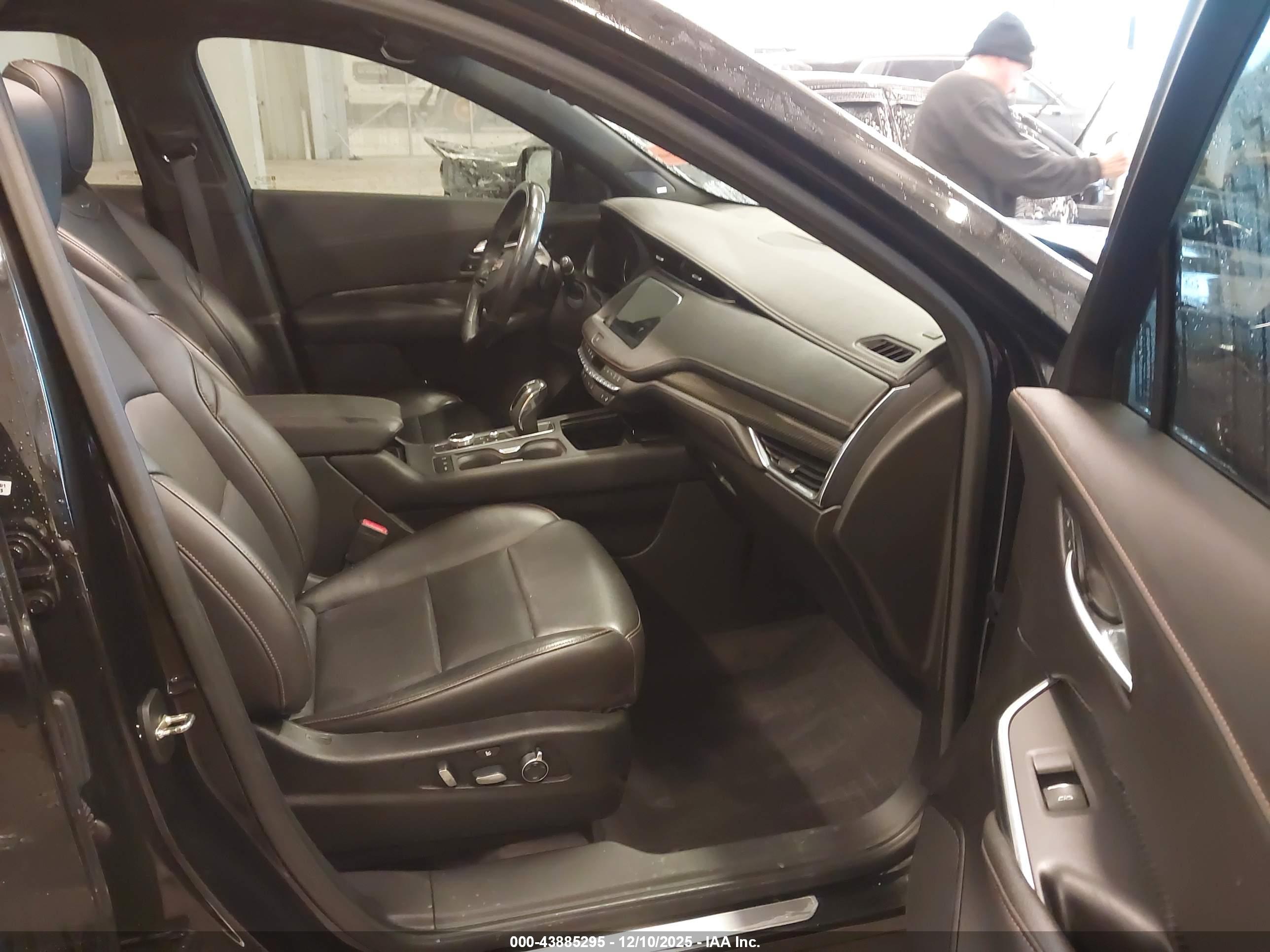 CADILLAC XT4 image 5
