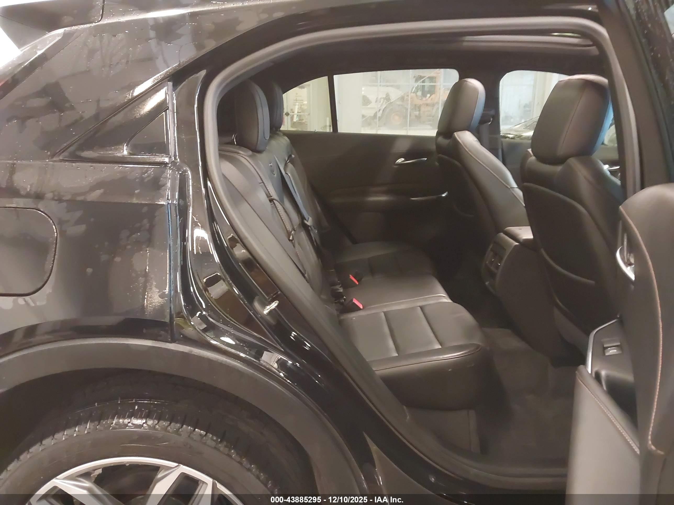 CADILLAC XT4 image 8