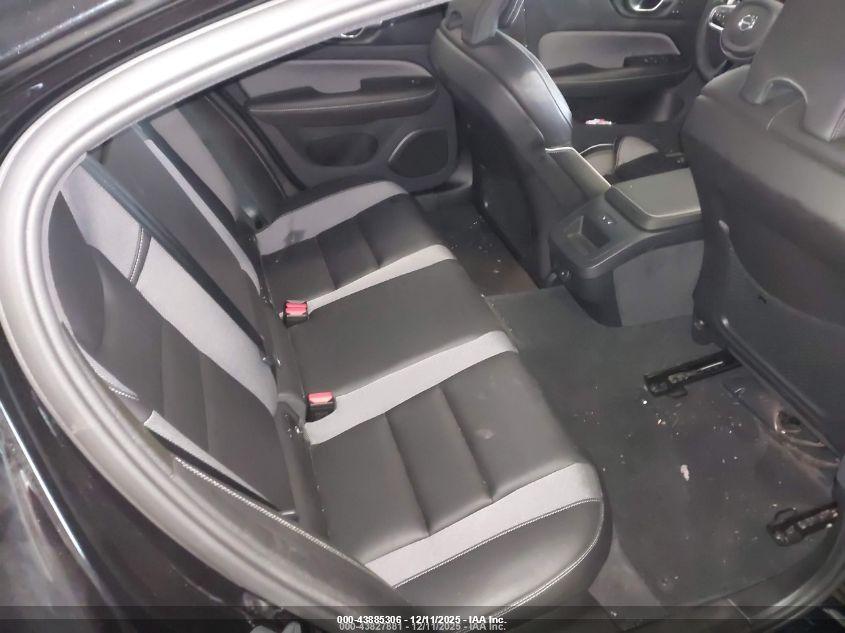 VOLVO S60 image 8