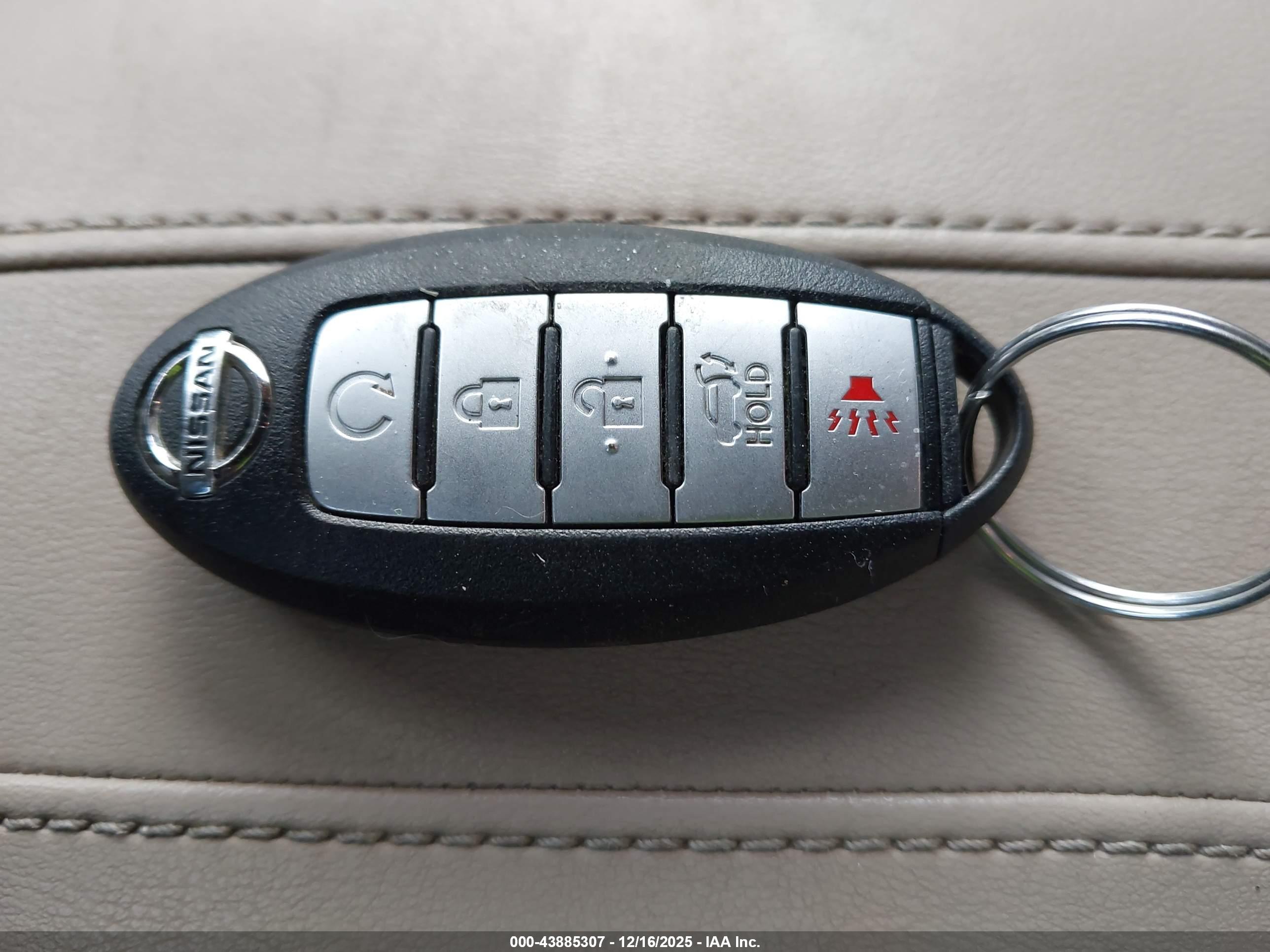 NISSAN ROGUE image 11