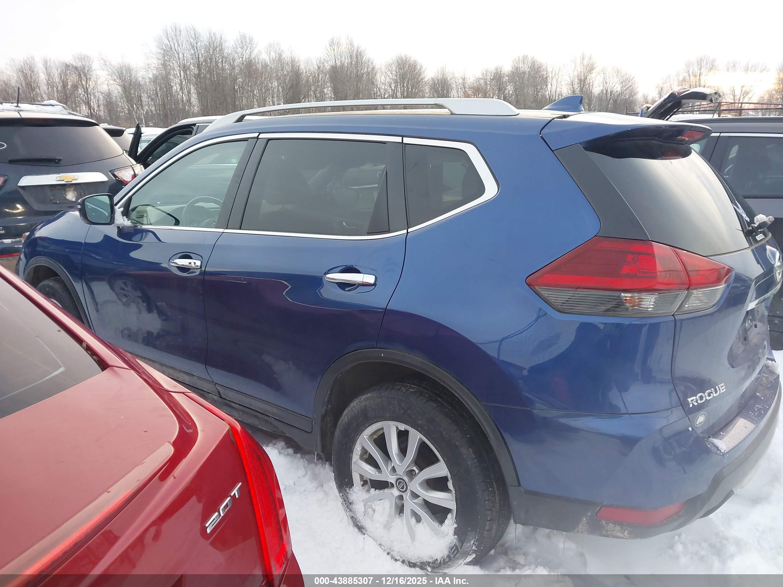 NISSAN ROGUE image 3