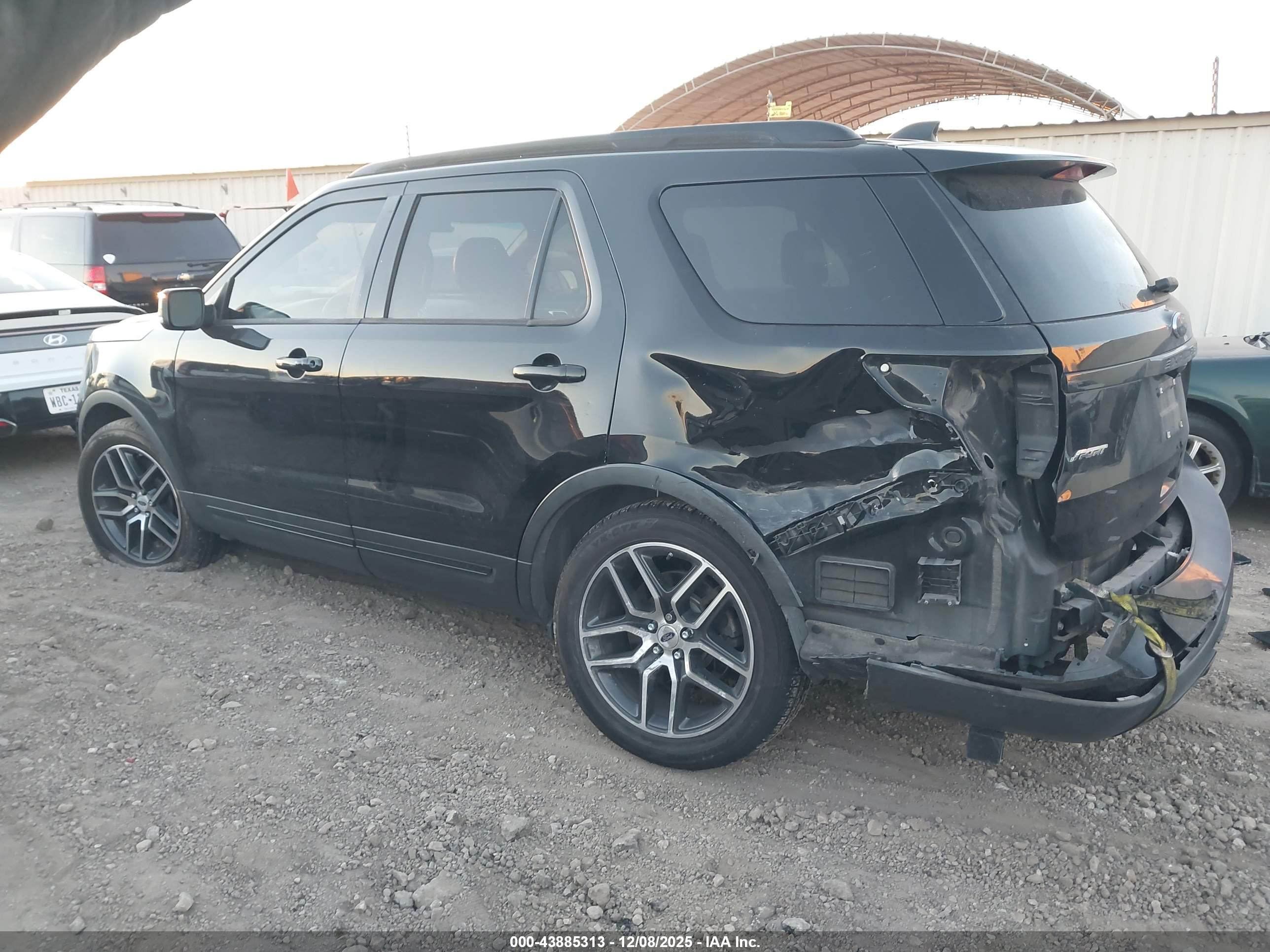 FORD EXPLORER image 3