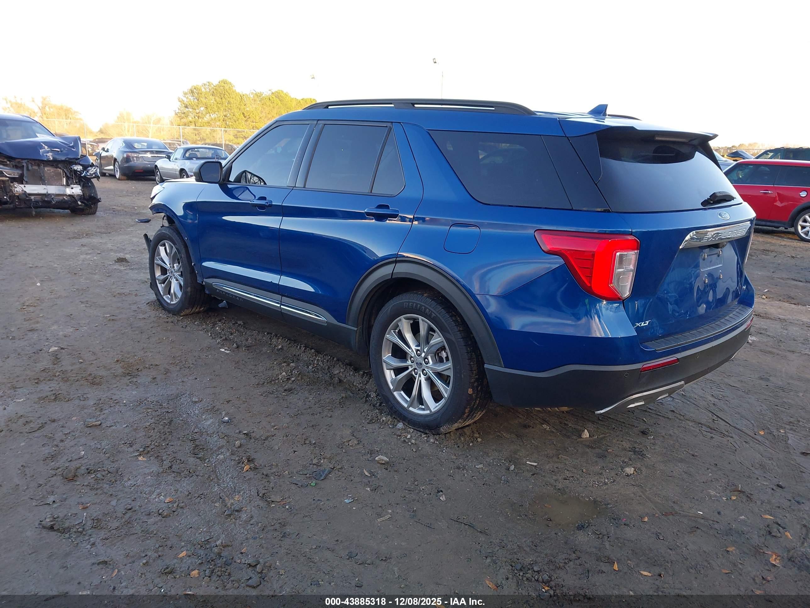 FORD EXPLORER image 3