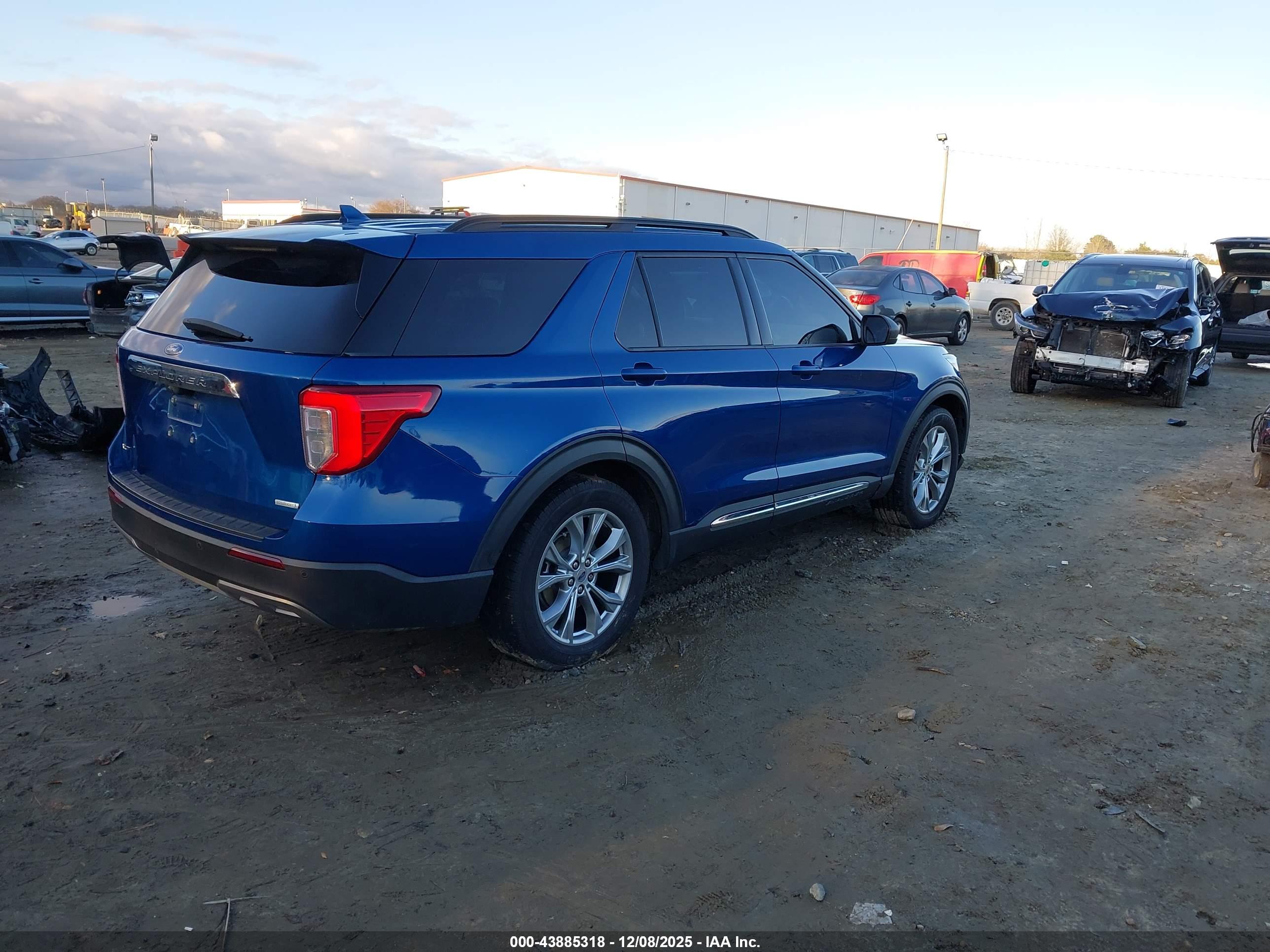 FORD EXPLORER image 4