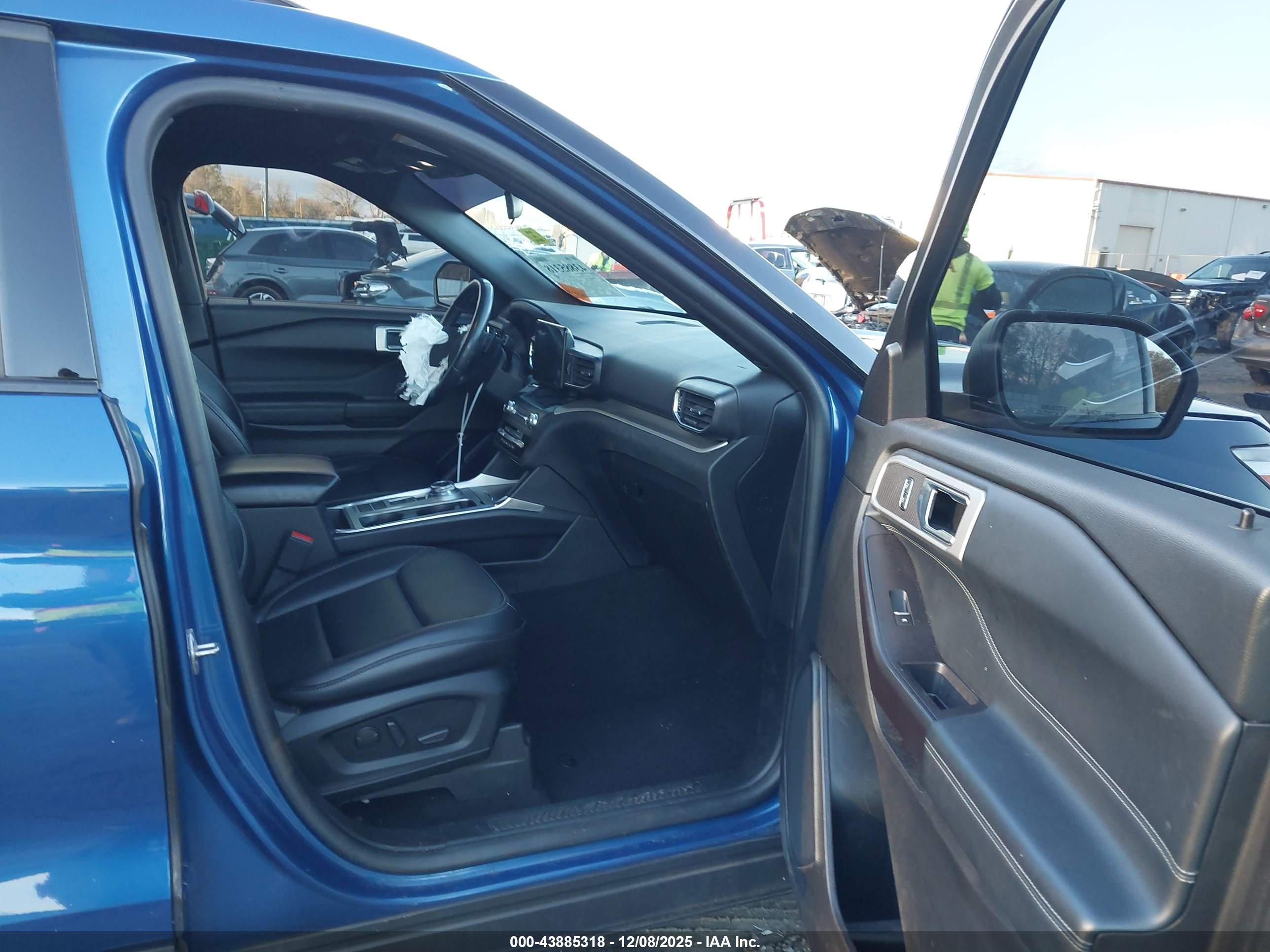 FORD EXPLORER image 5