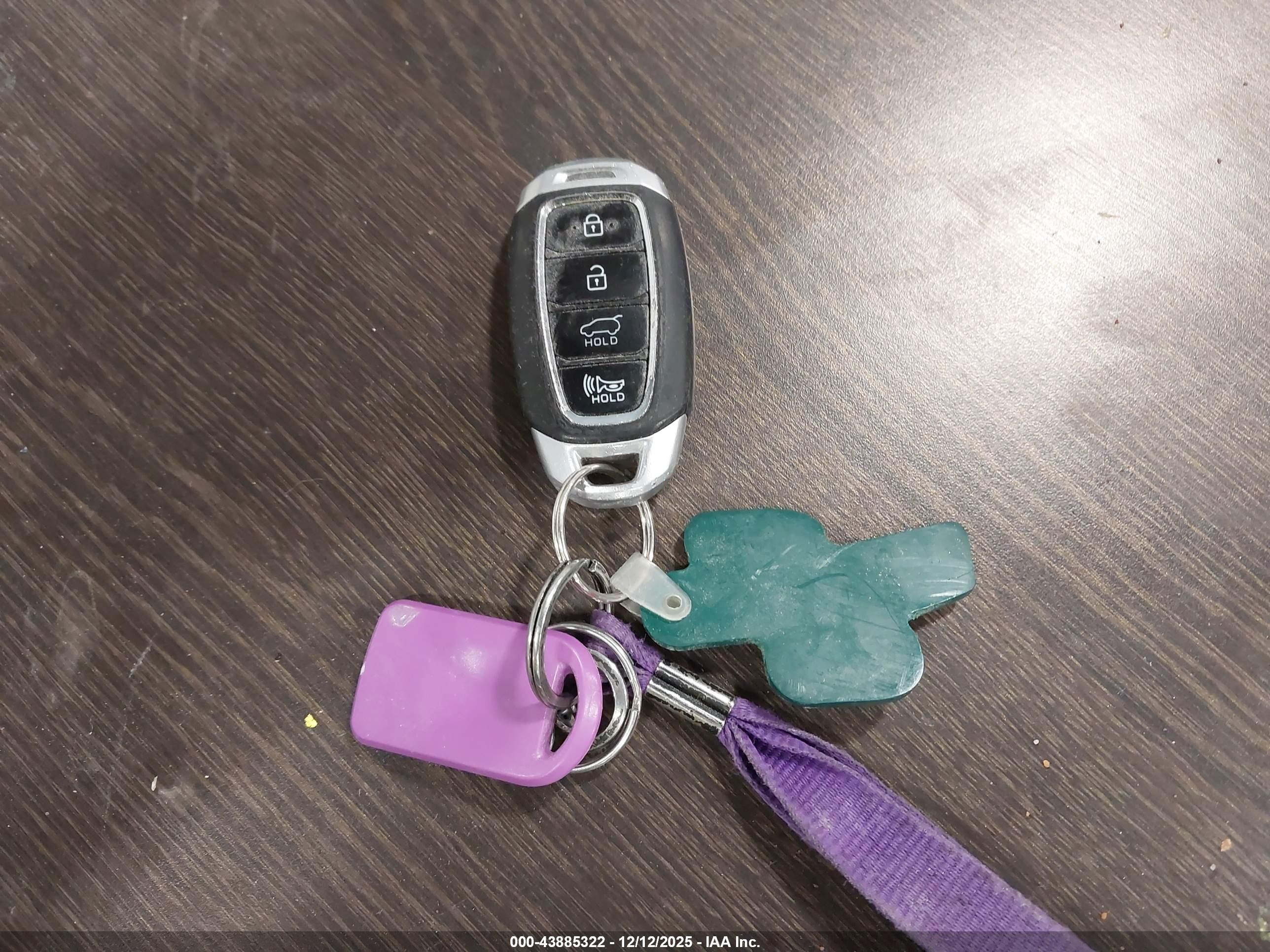 HYUNDAI SANTA image 11