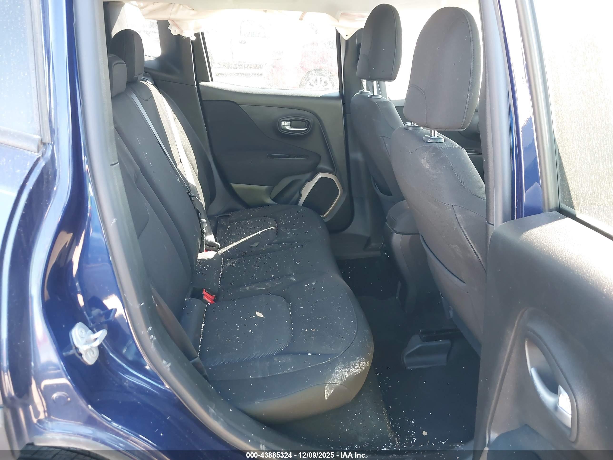 JEEP RENEGADE image 8
